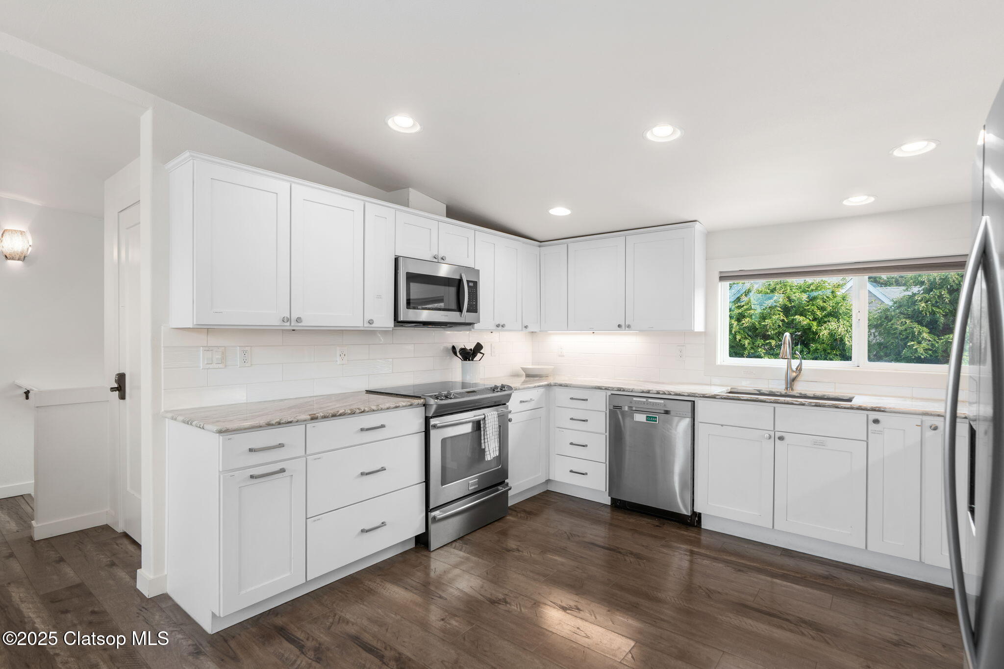 26105 Beach Drive Property Photo 16