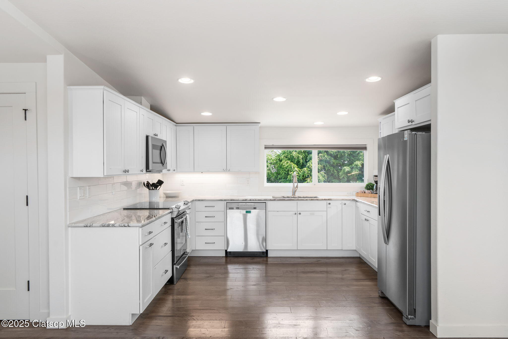 26105 Beach Drive Property Photo 17