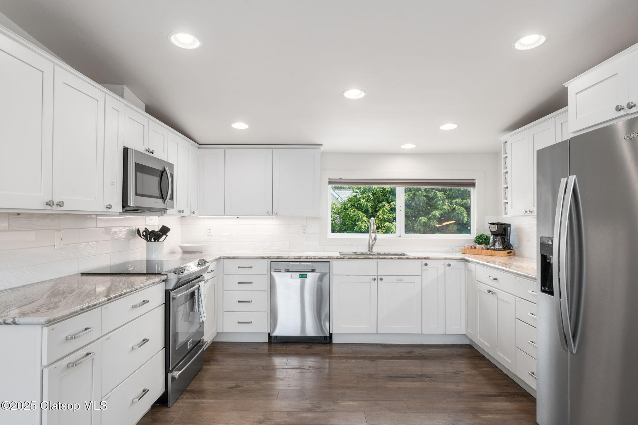 26105 Beach Drive Property Photo 18