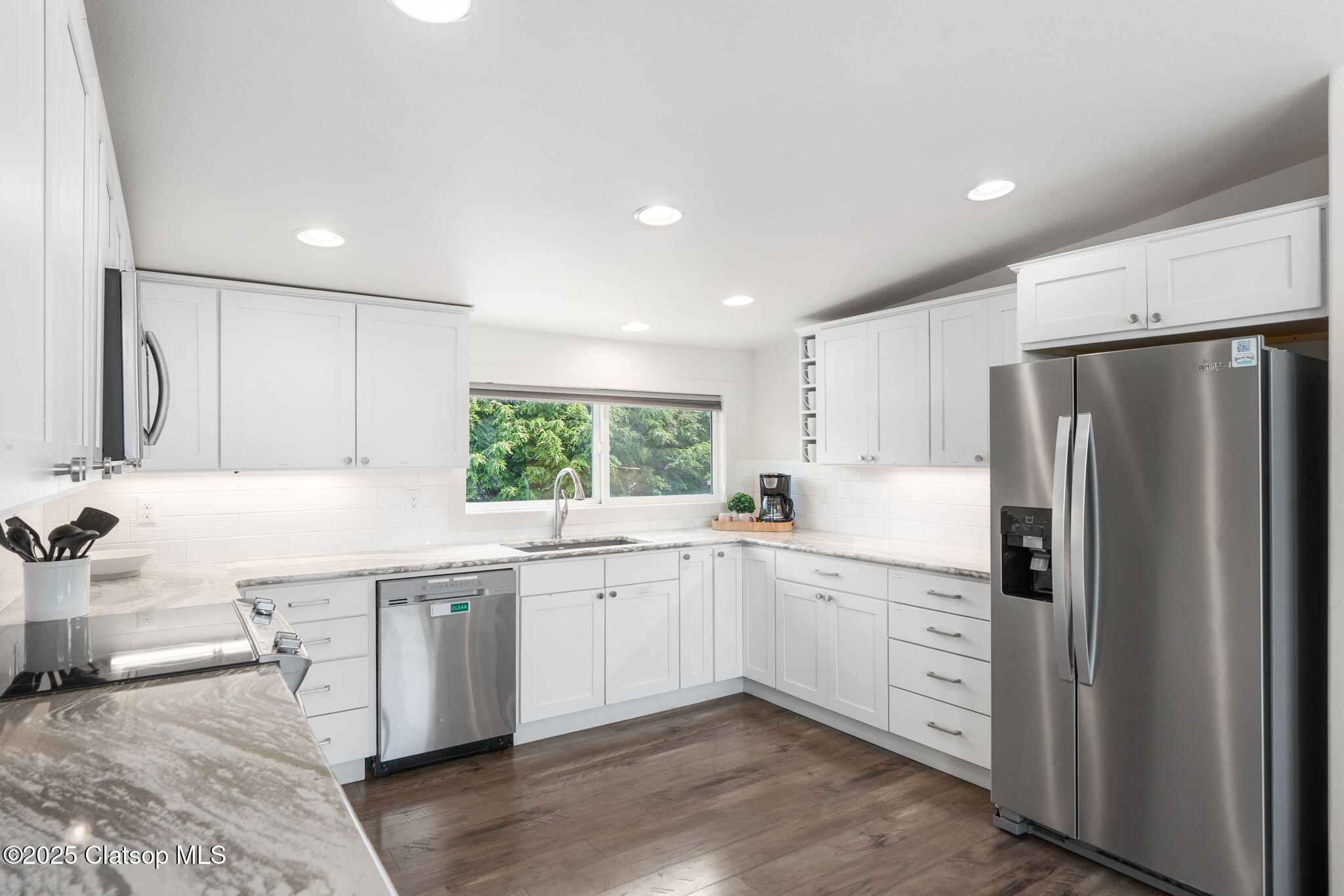 26105 Beach Drive Property Photo 19