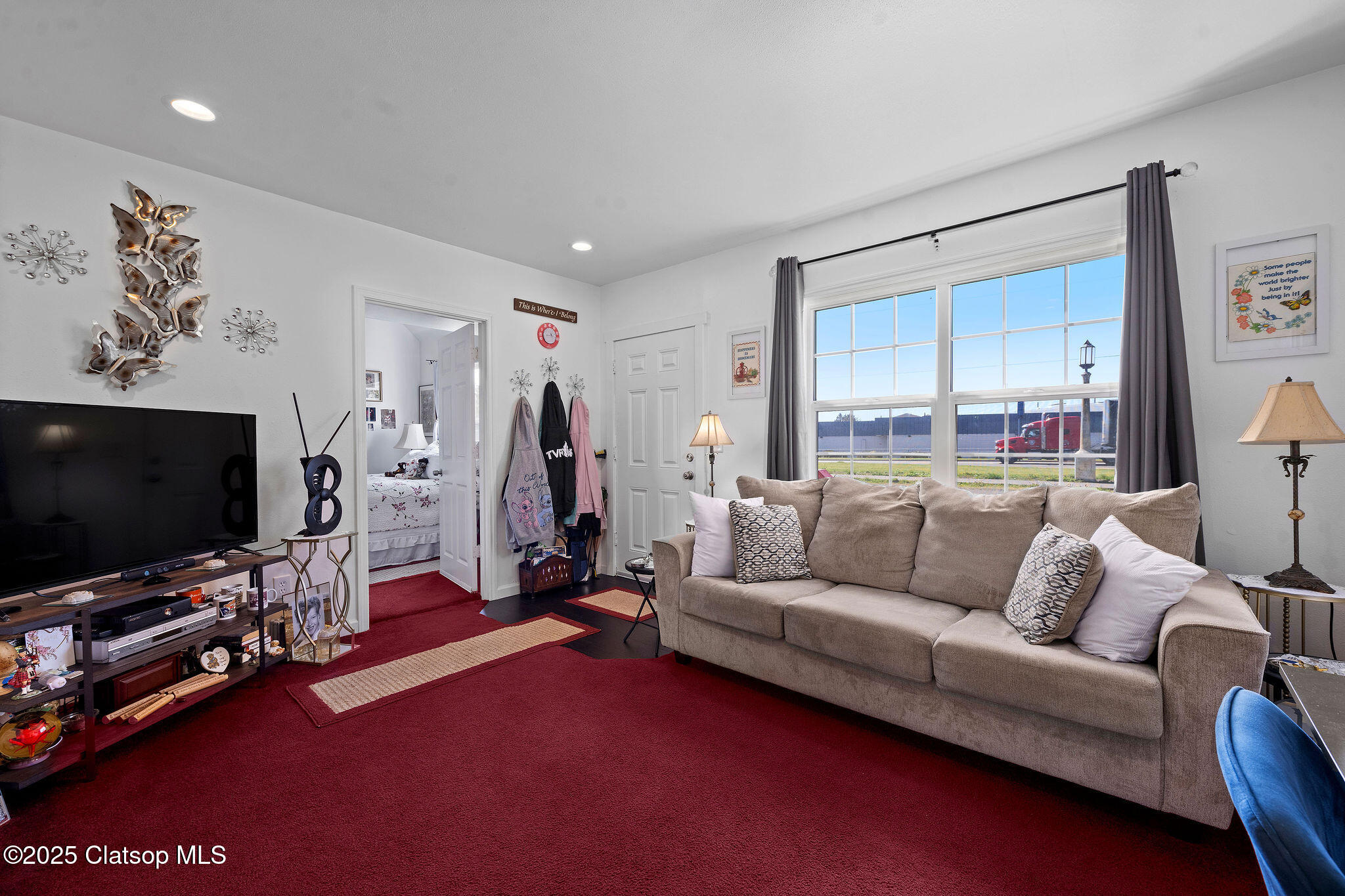 925 Irvine Place Property Photo 6