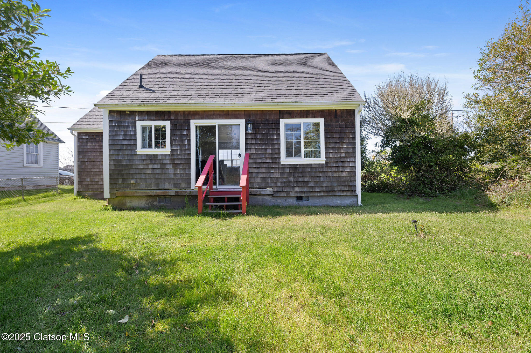 925 Irvine Place Property Photo 32