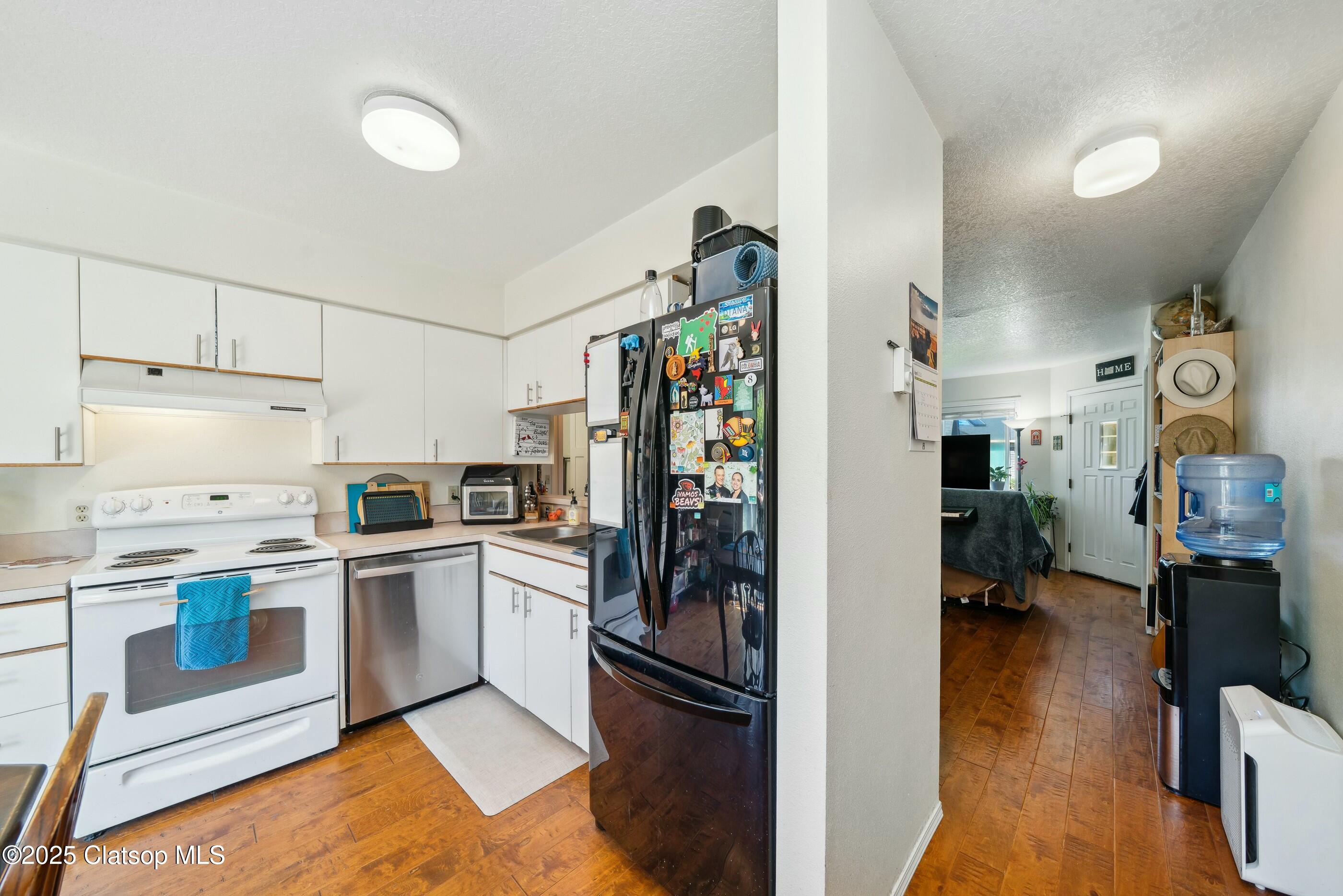 547 Vine Maple Property Photo 9