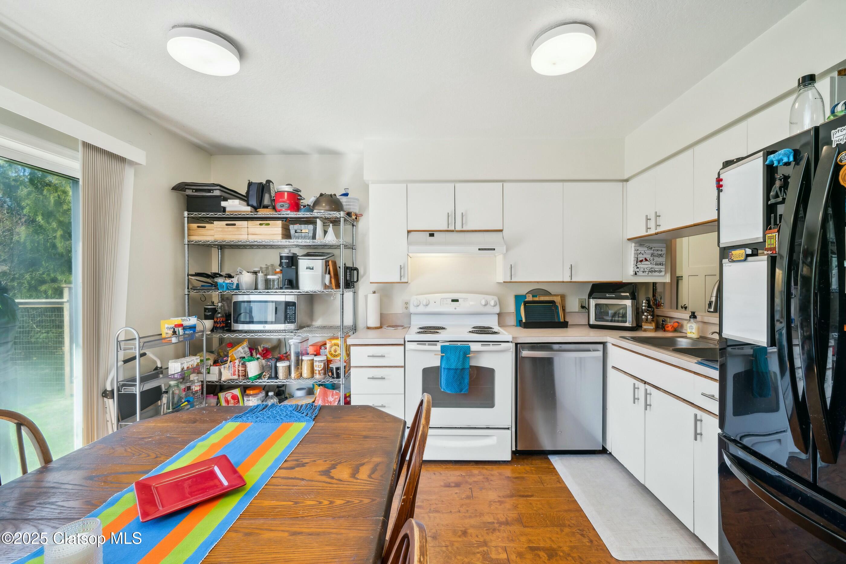 547 Vine Maple Property Photo 10
