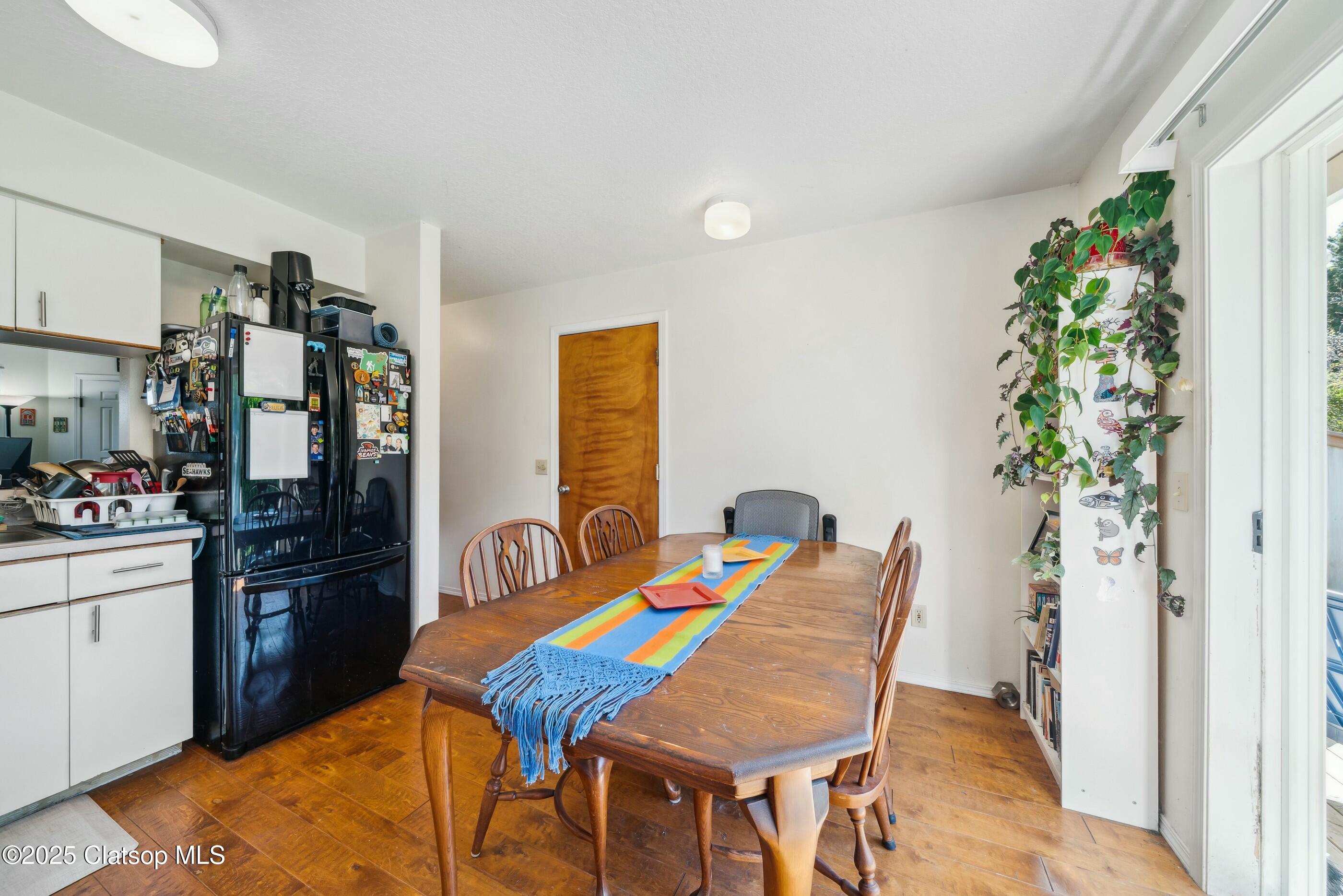 547 Vine Maple Property Photo 12