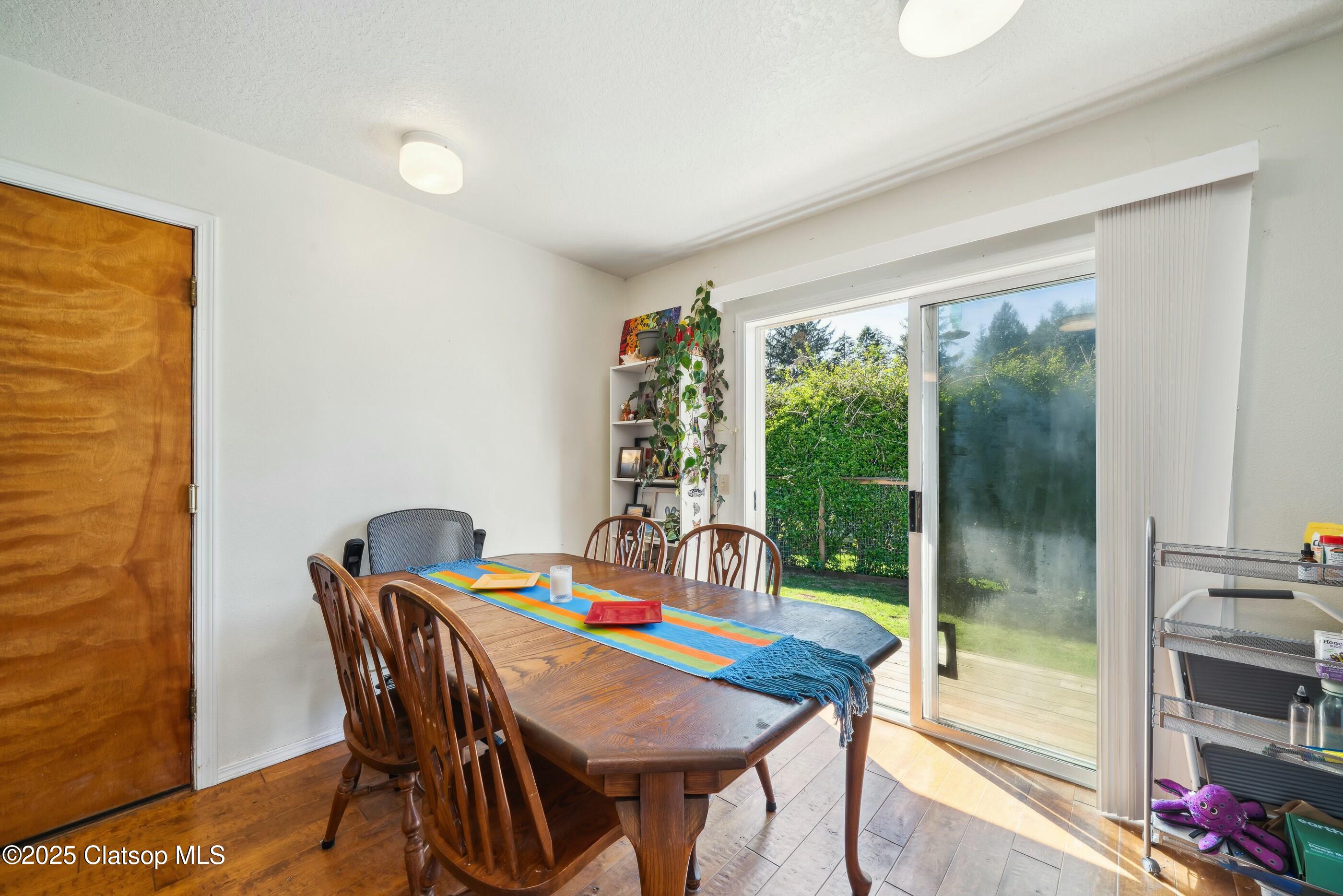 547 Vine Maple Property Photo 13
