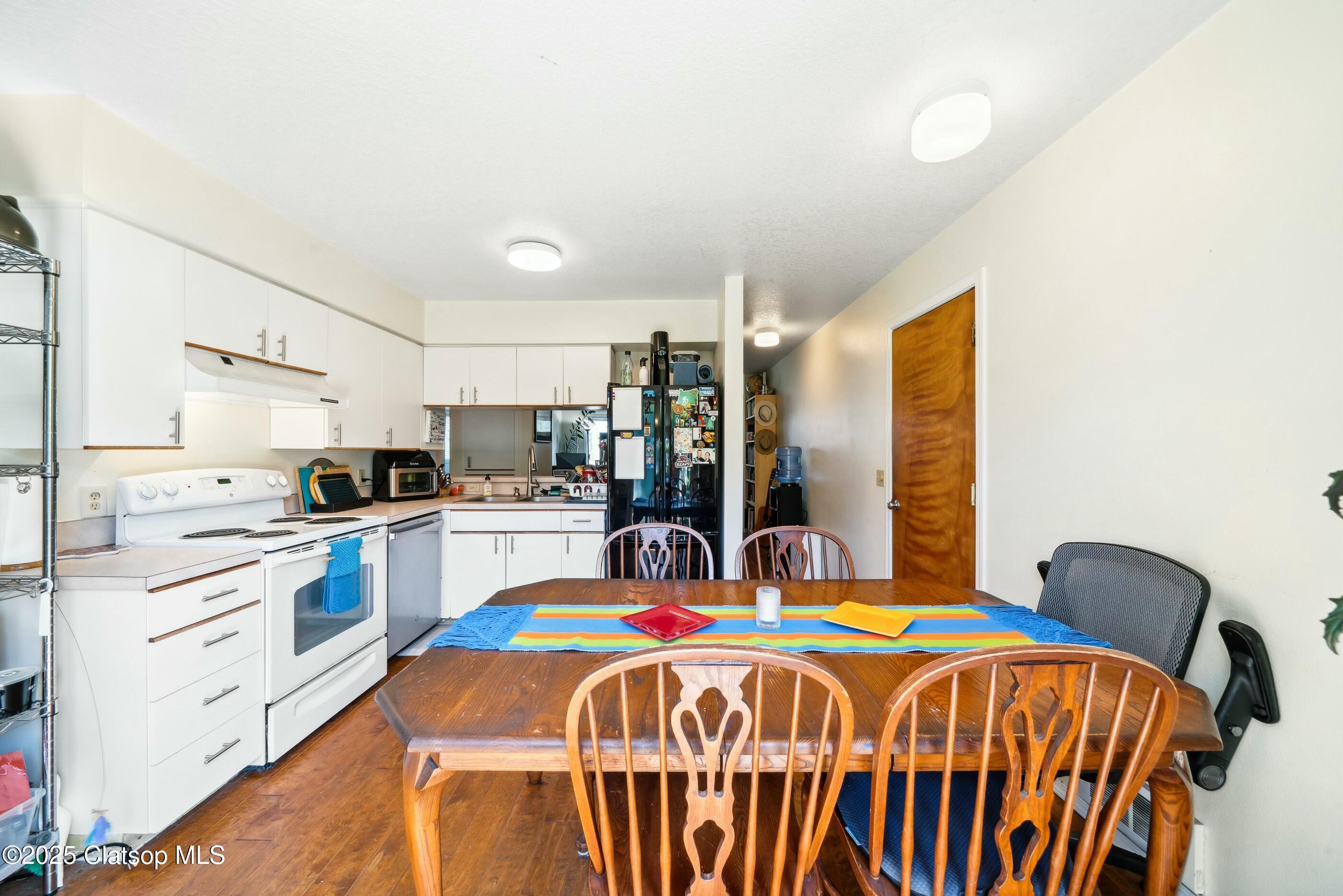 547 Vine Maple Property Photo 14