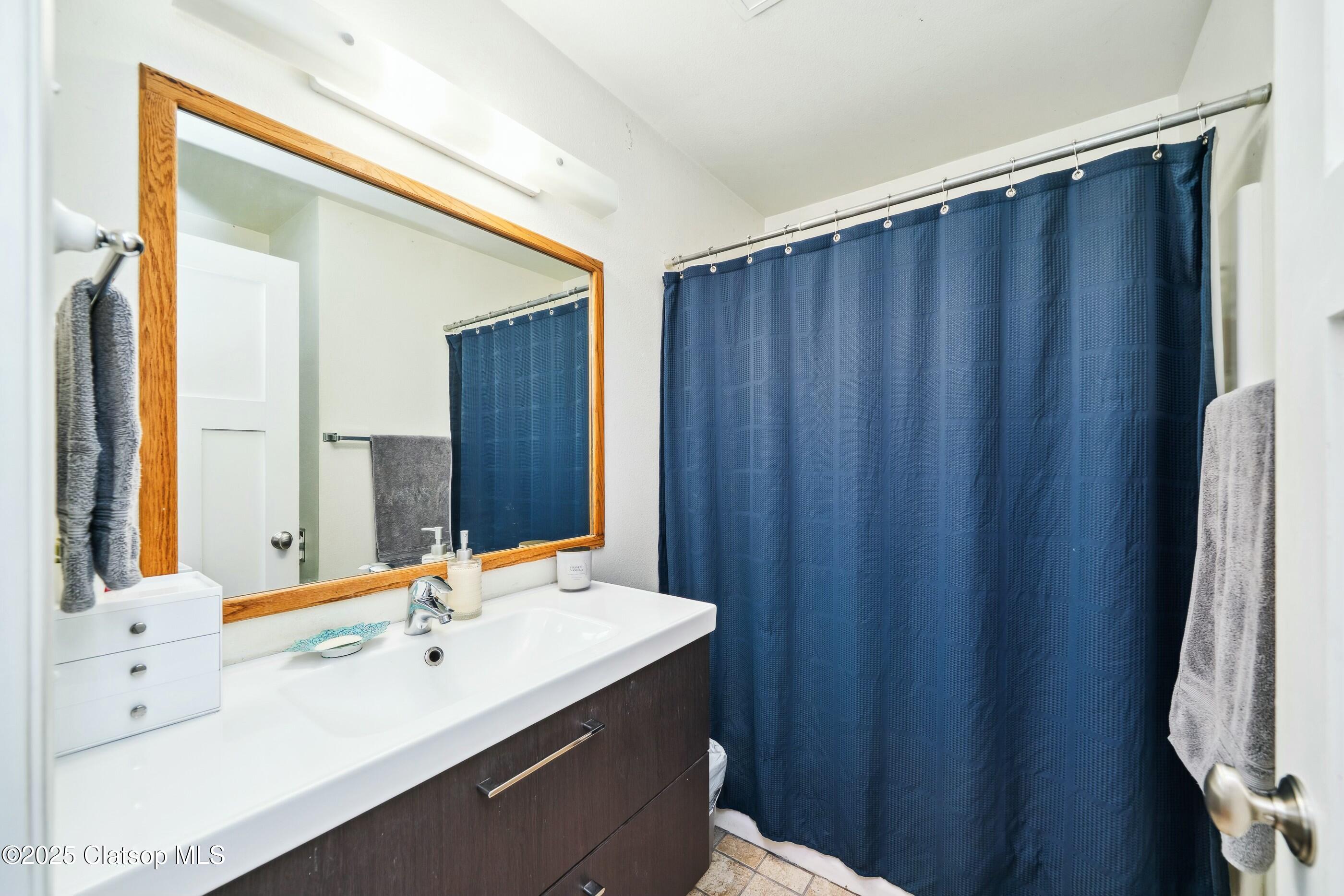 547 Vine Maple Property Photo 18