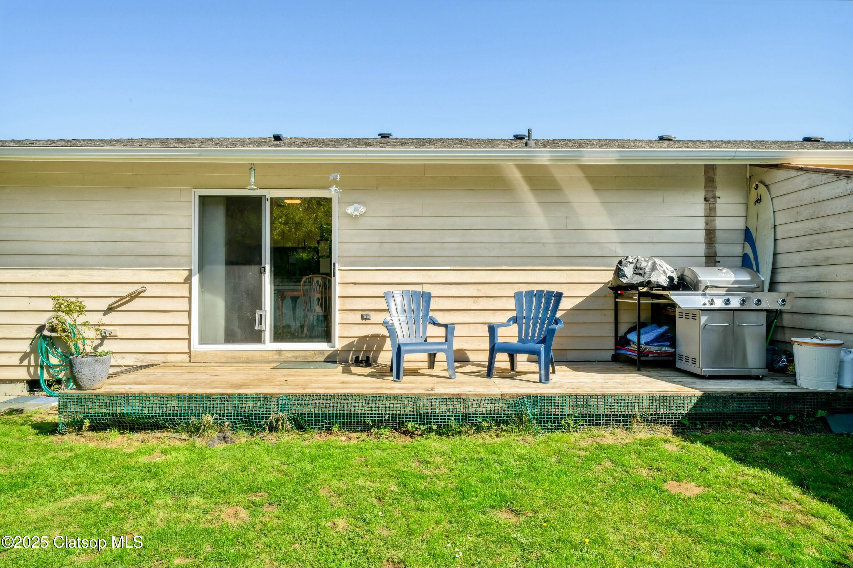 547 Vine Maple Property Photo 24