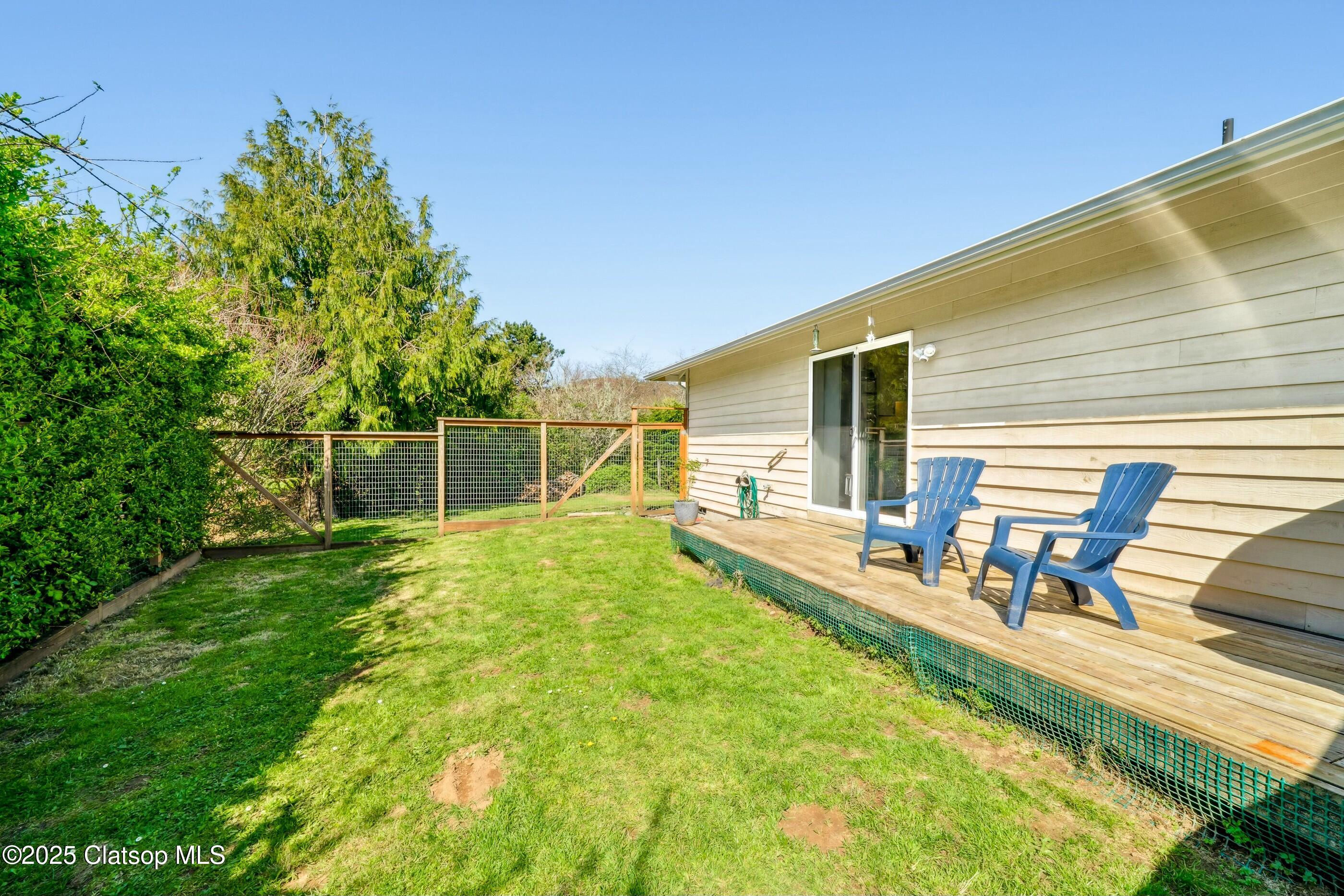 547 Vine Maple Property Photo 25