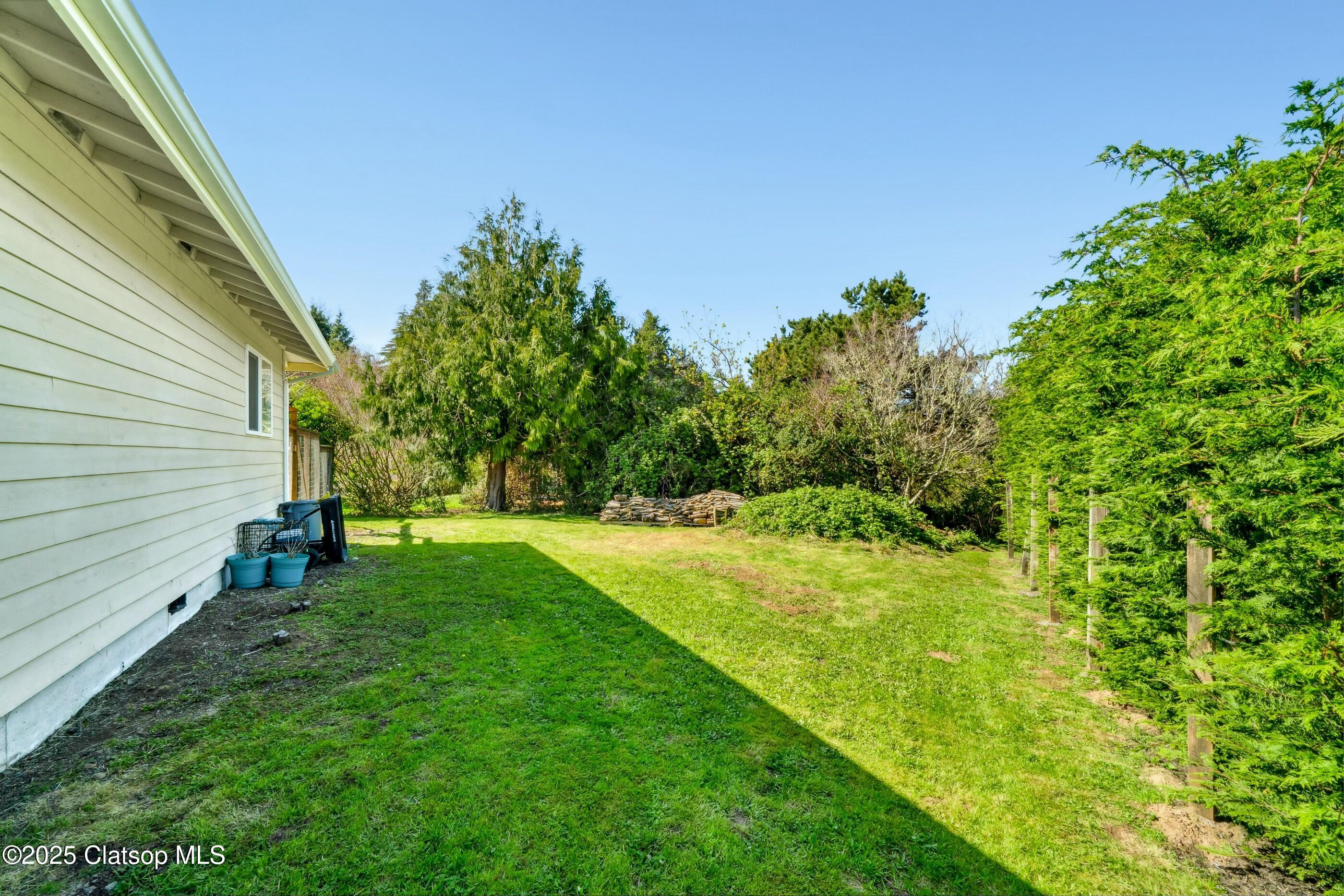 547 Vine Maple Property Photo 28