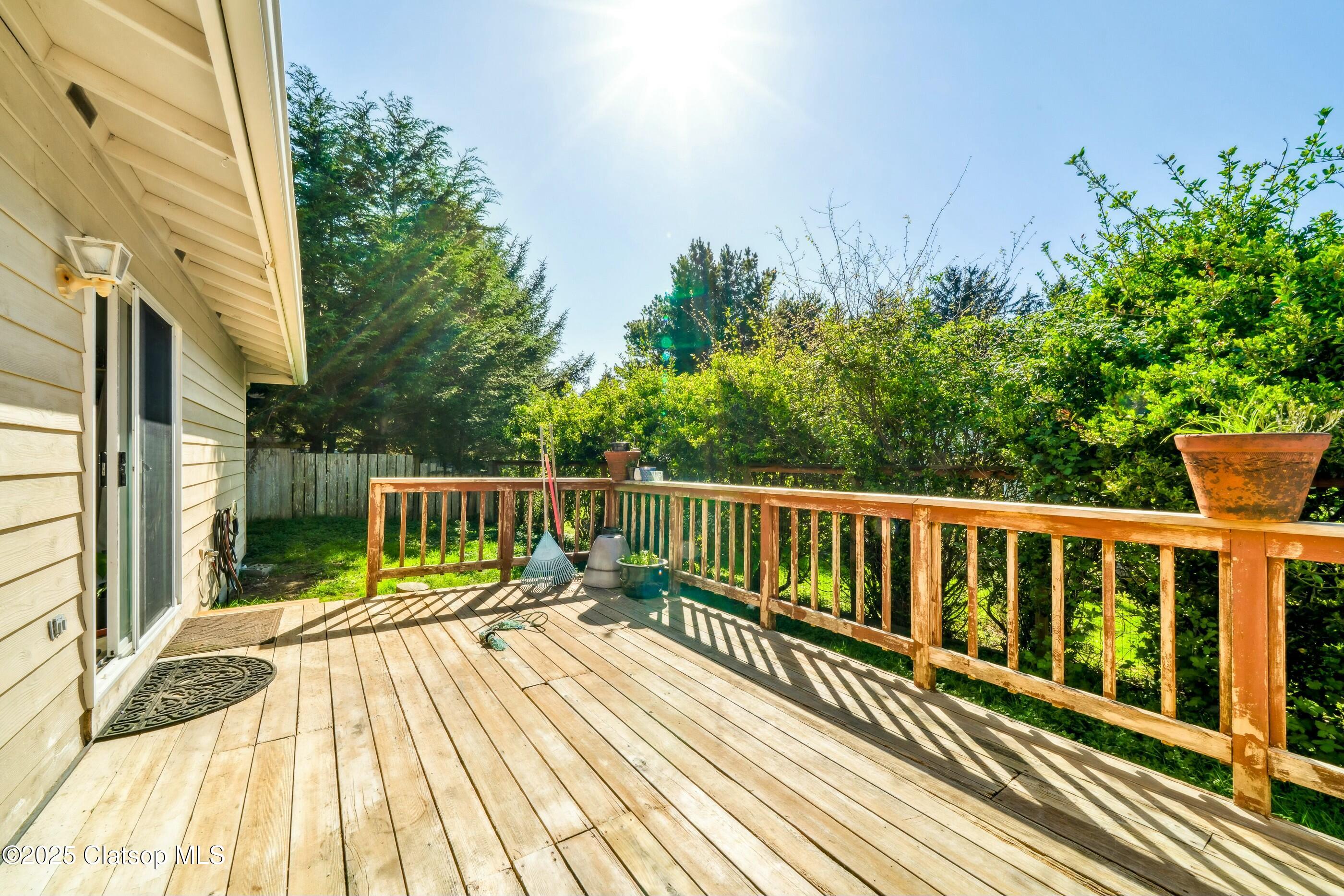 547 Vine Maple Property Photo 30