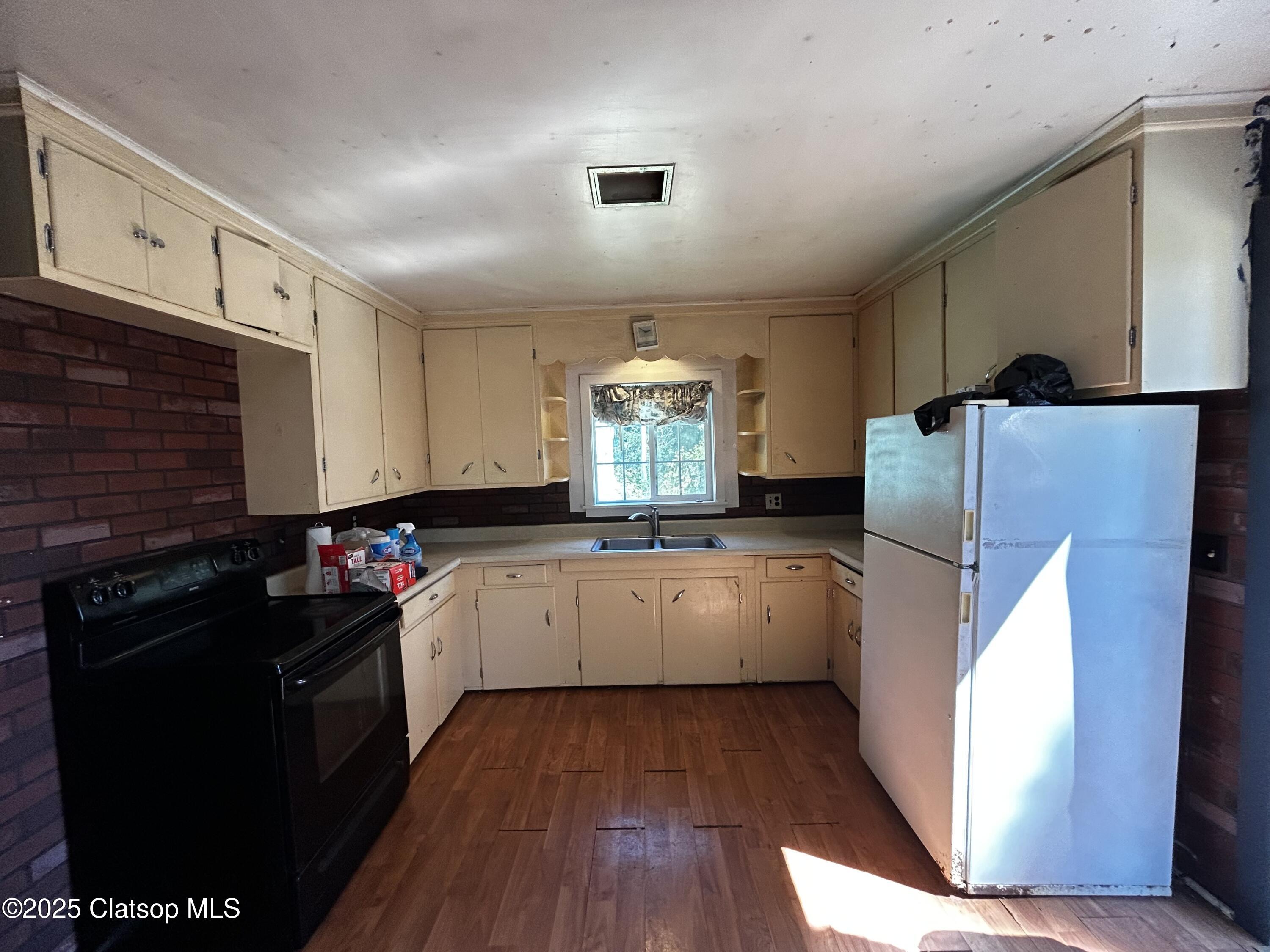92290 Simonsen Road Property Photo 5