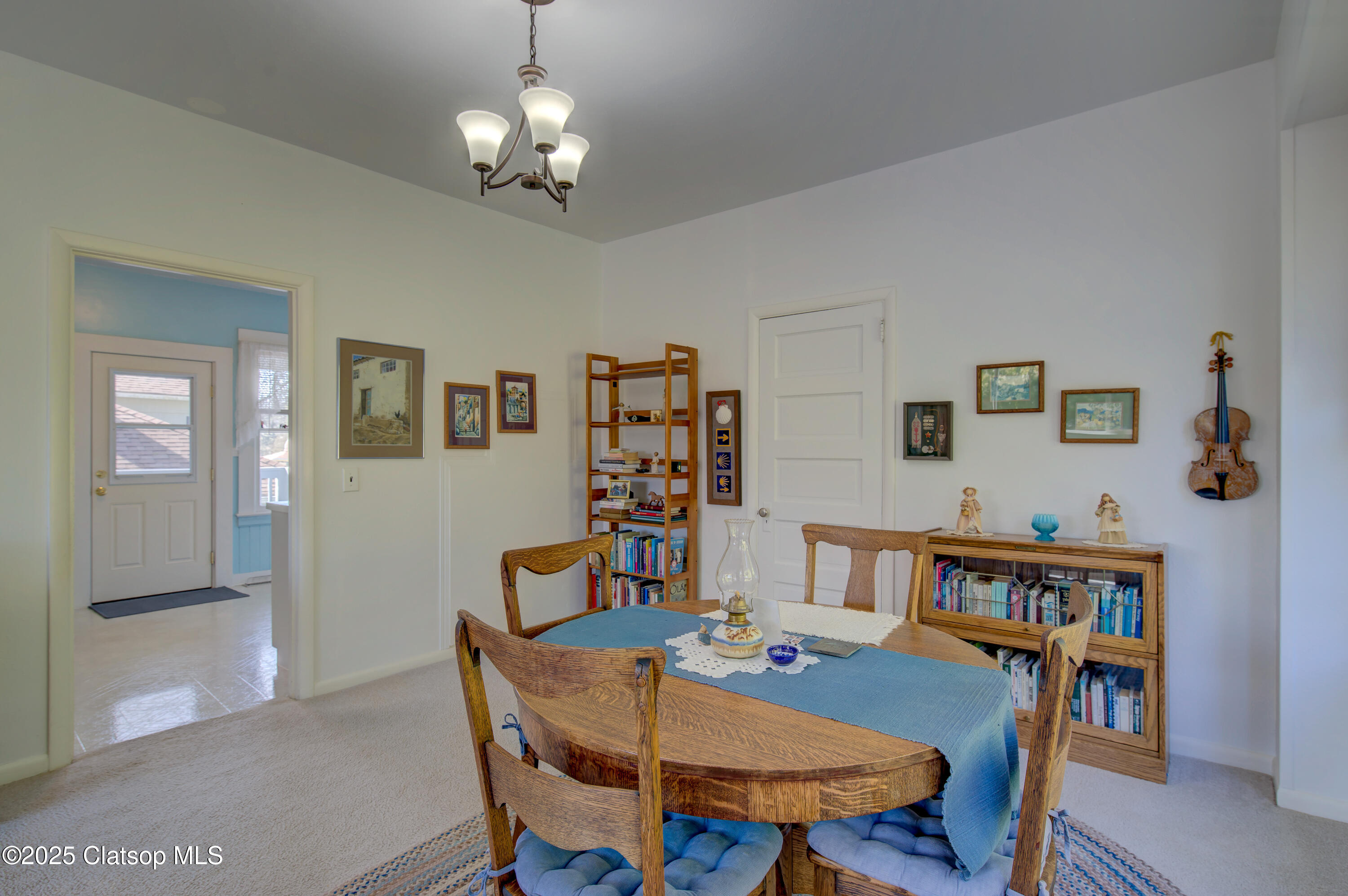 884 Niagara Avenue Property Photo 13