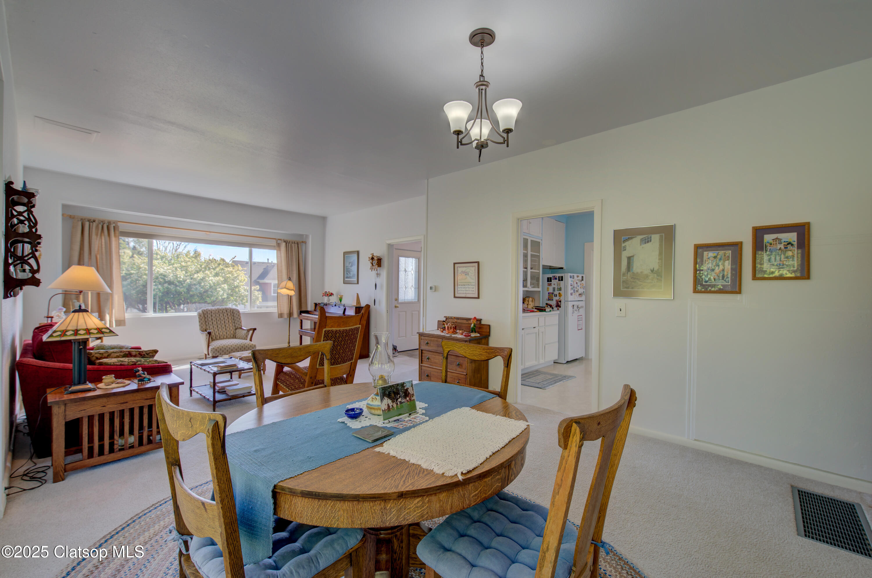 884 Niagara Avenue Property Photo 14