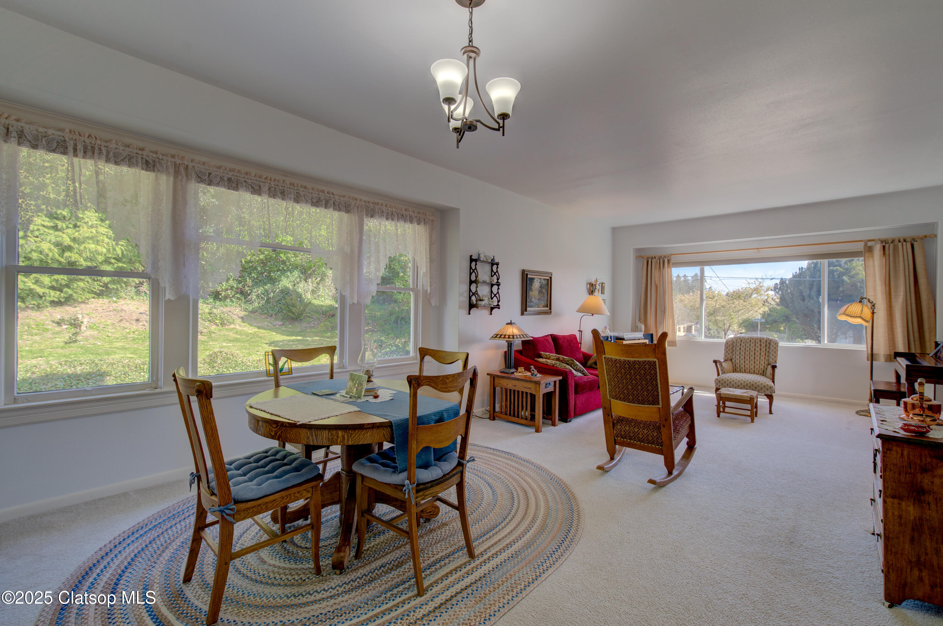 884 Niagara Avenue Property Photo 15