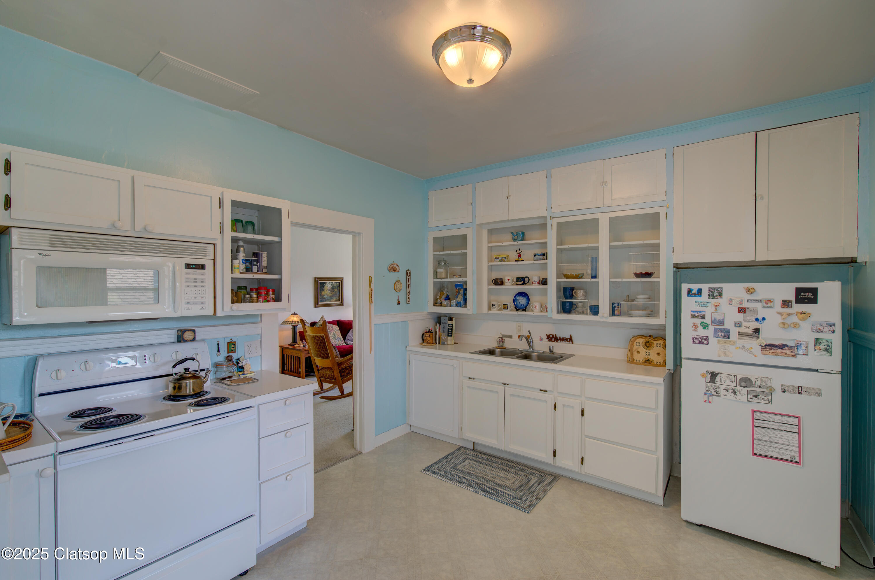 884 Niagara Avenue Property Photo 16