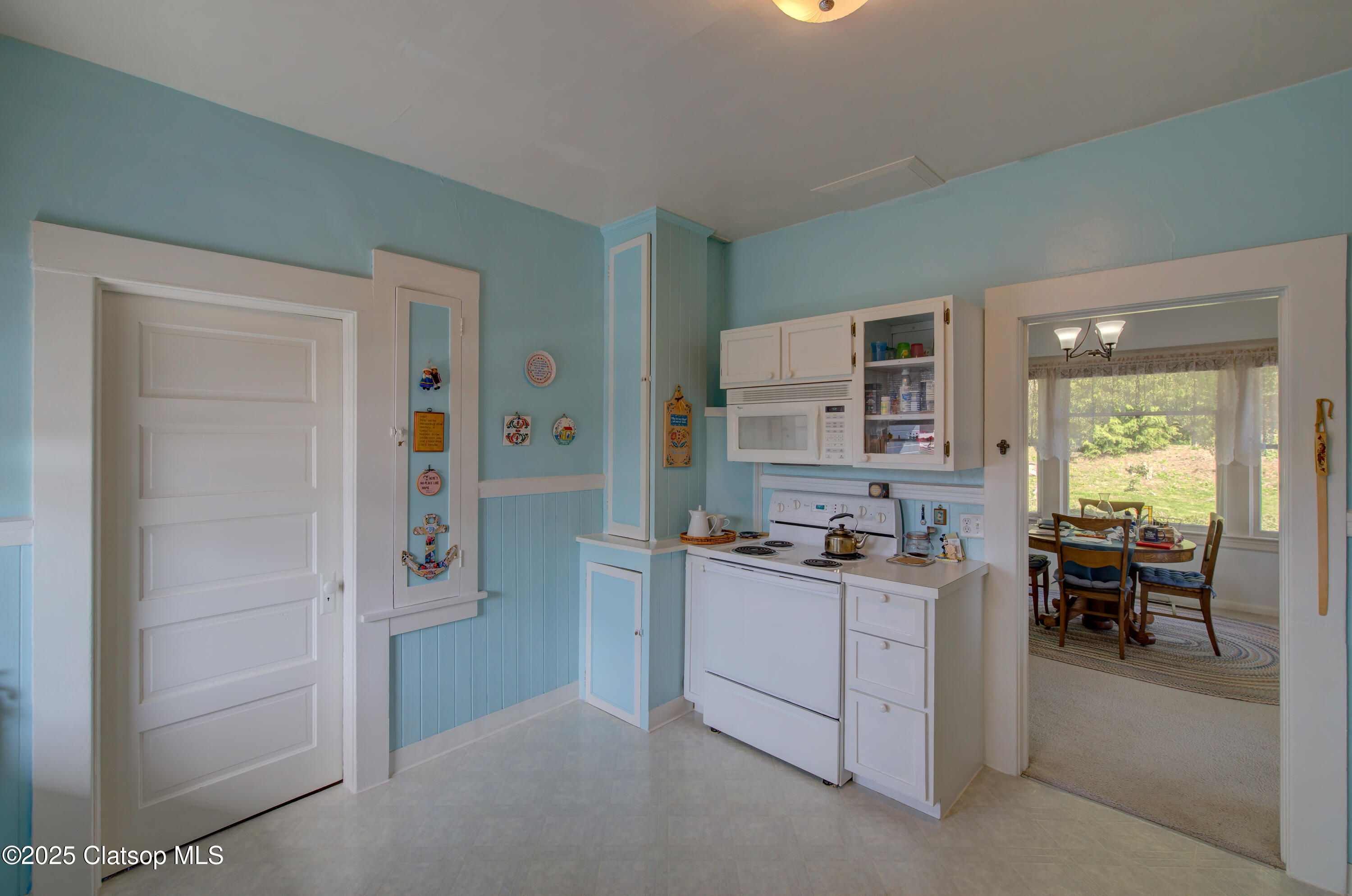 884 Niagara Avenue Property Photo 18