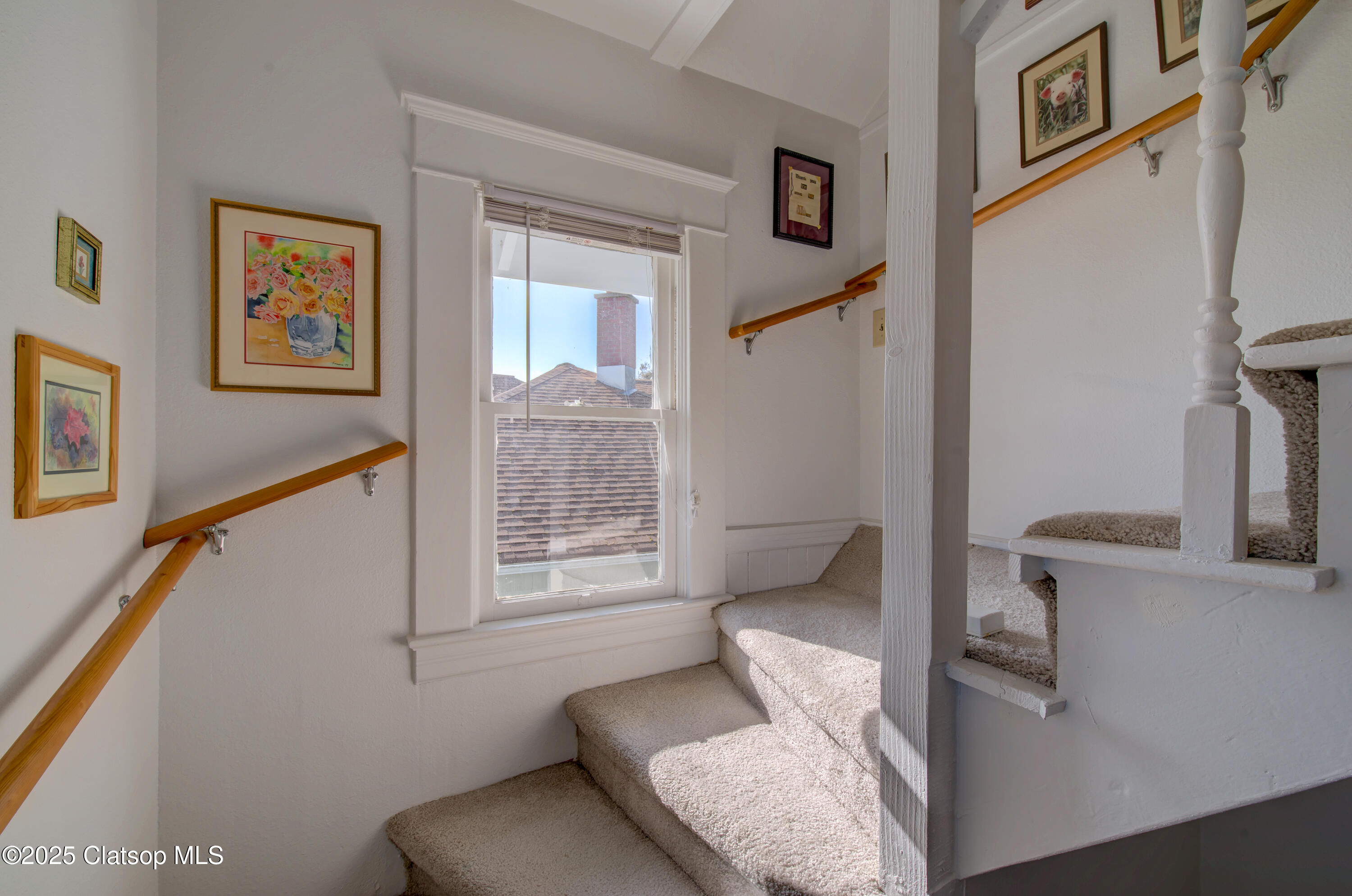 884 Niagara Avenue Property Photo 27