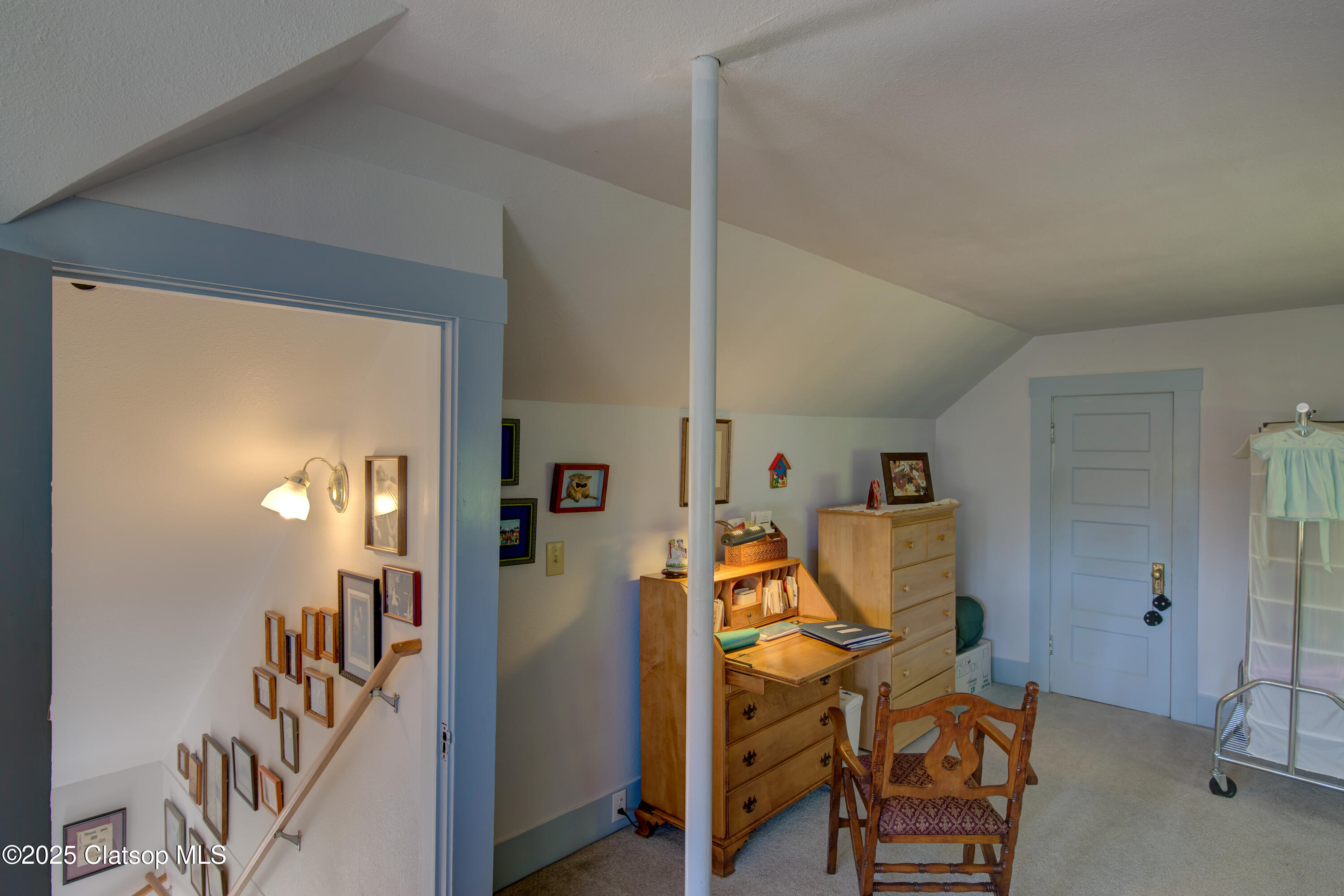 884 Niagara Avenue Property Photo 29