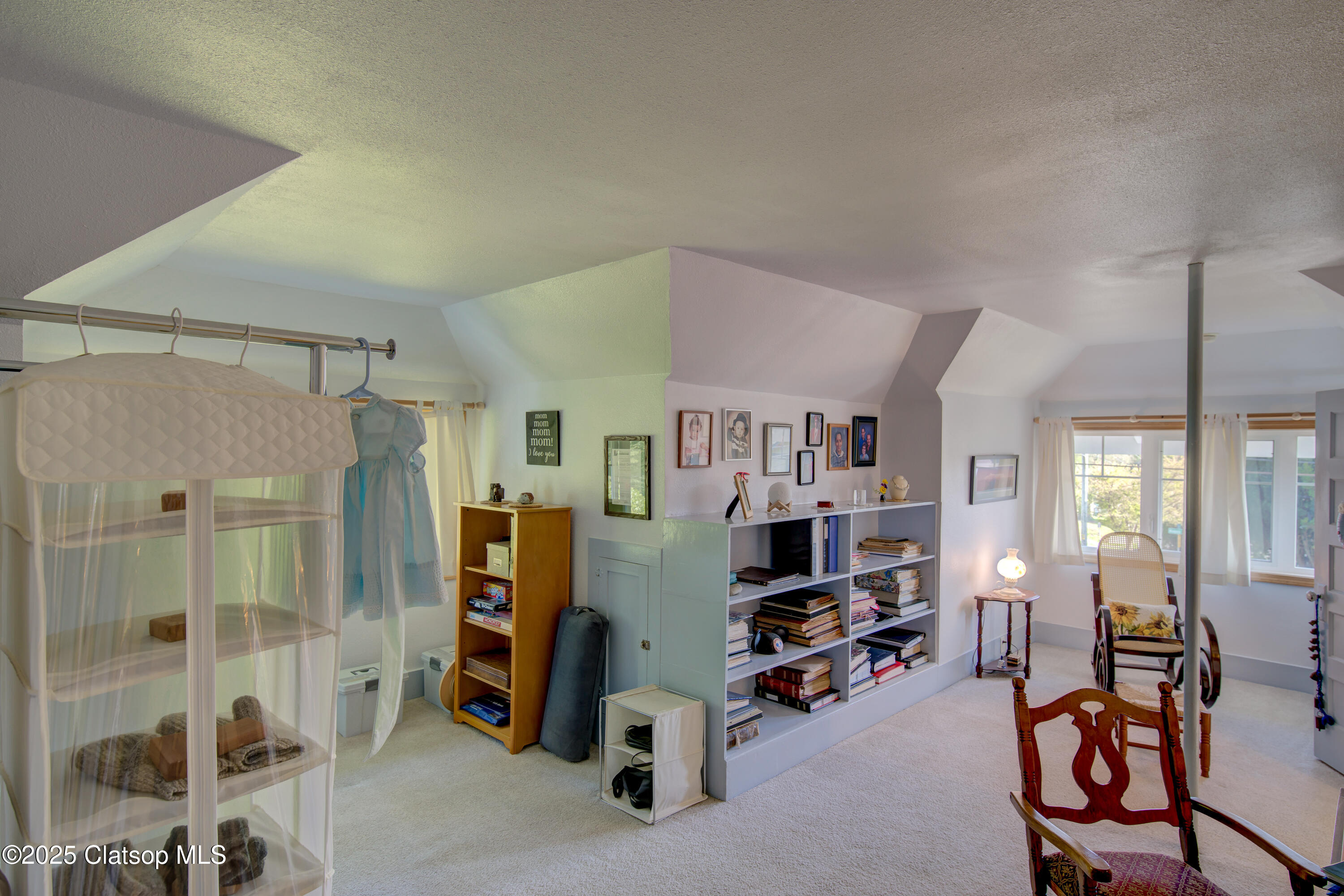 884 Niagara Avenue Property Photo 30