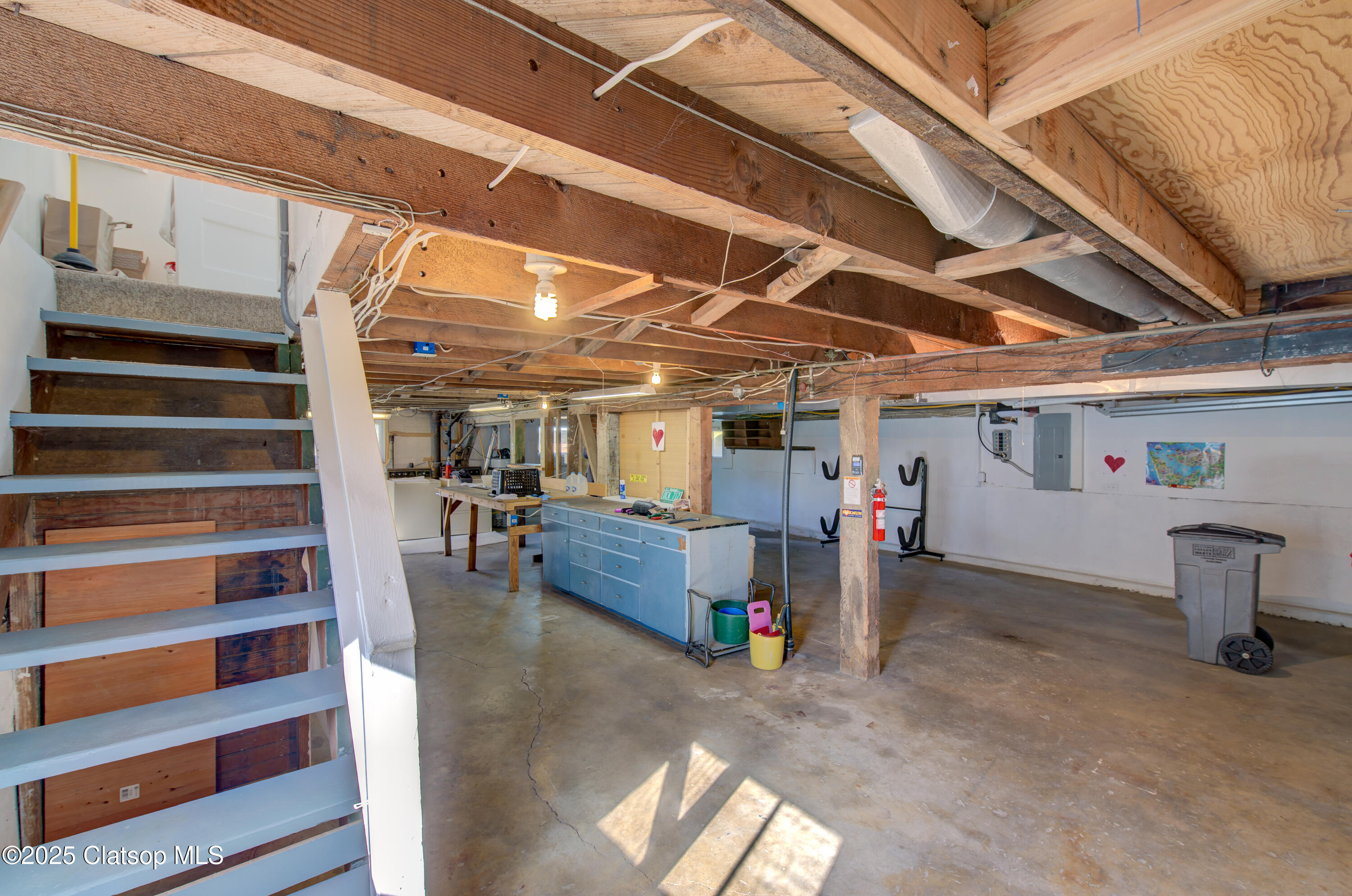 884 Niagara Avenue Property Photo 34