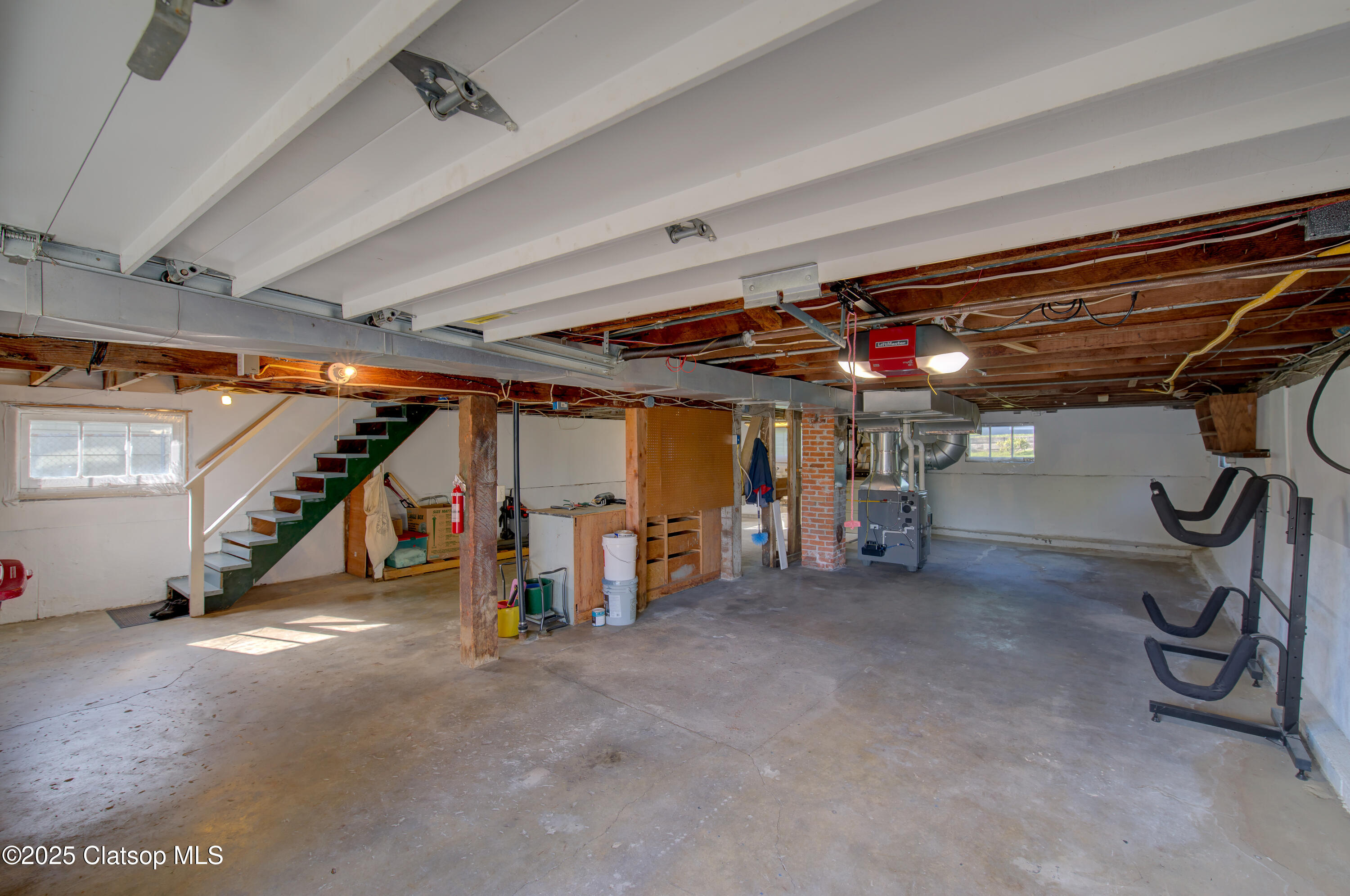 884 Niagara Avenue Property Photo 35