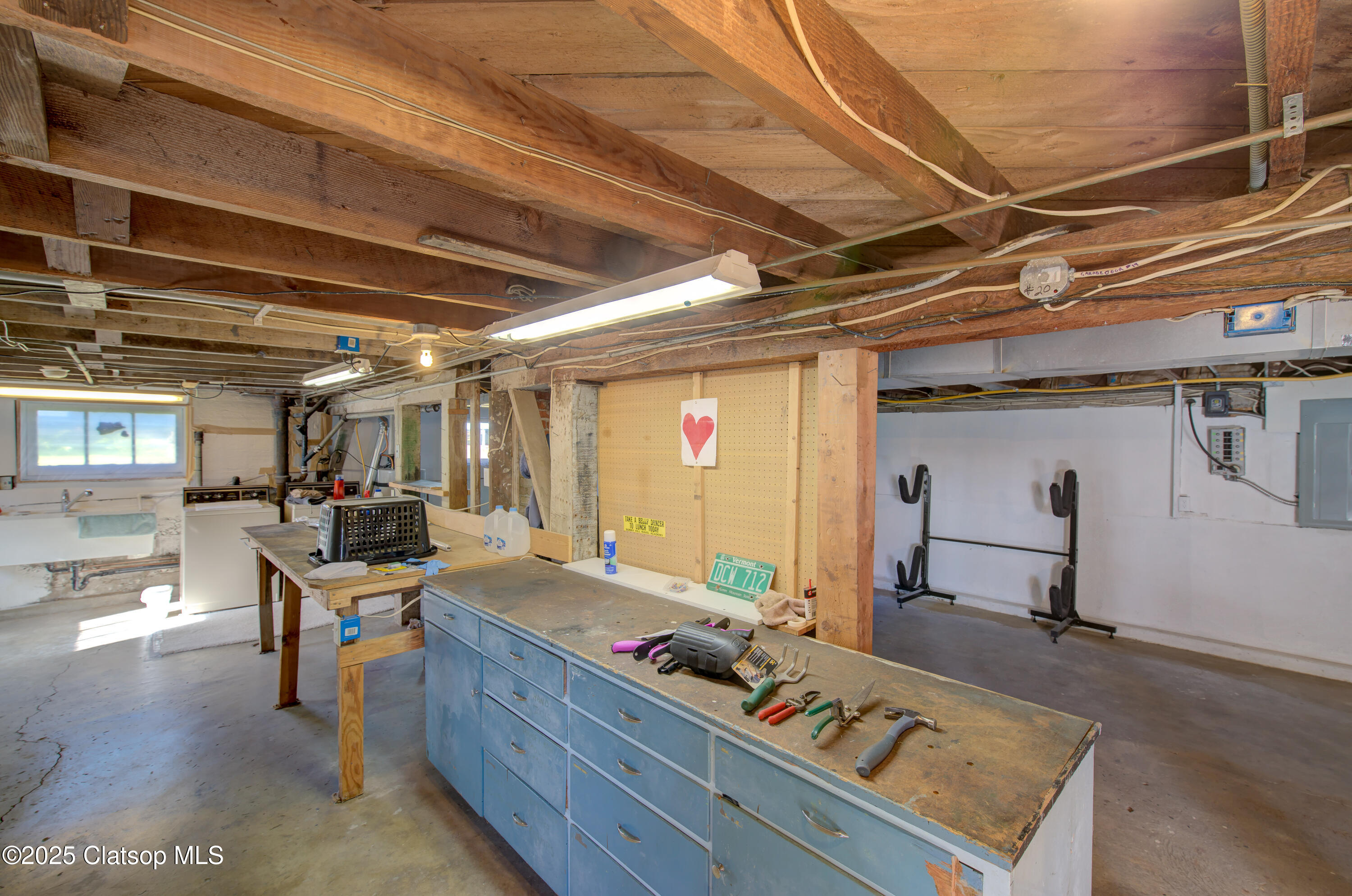 884 Niagara Avenue Property Photo 40