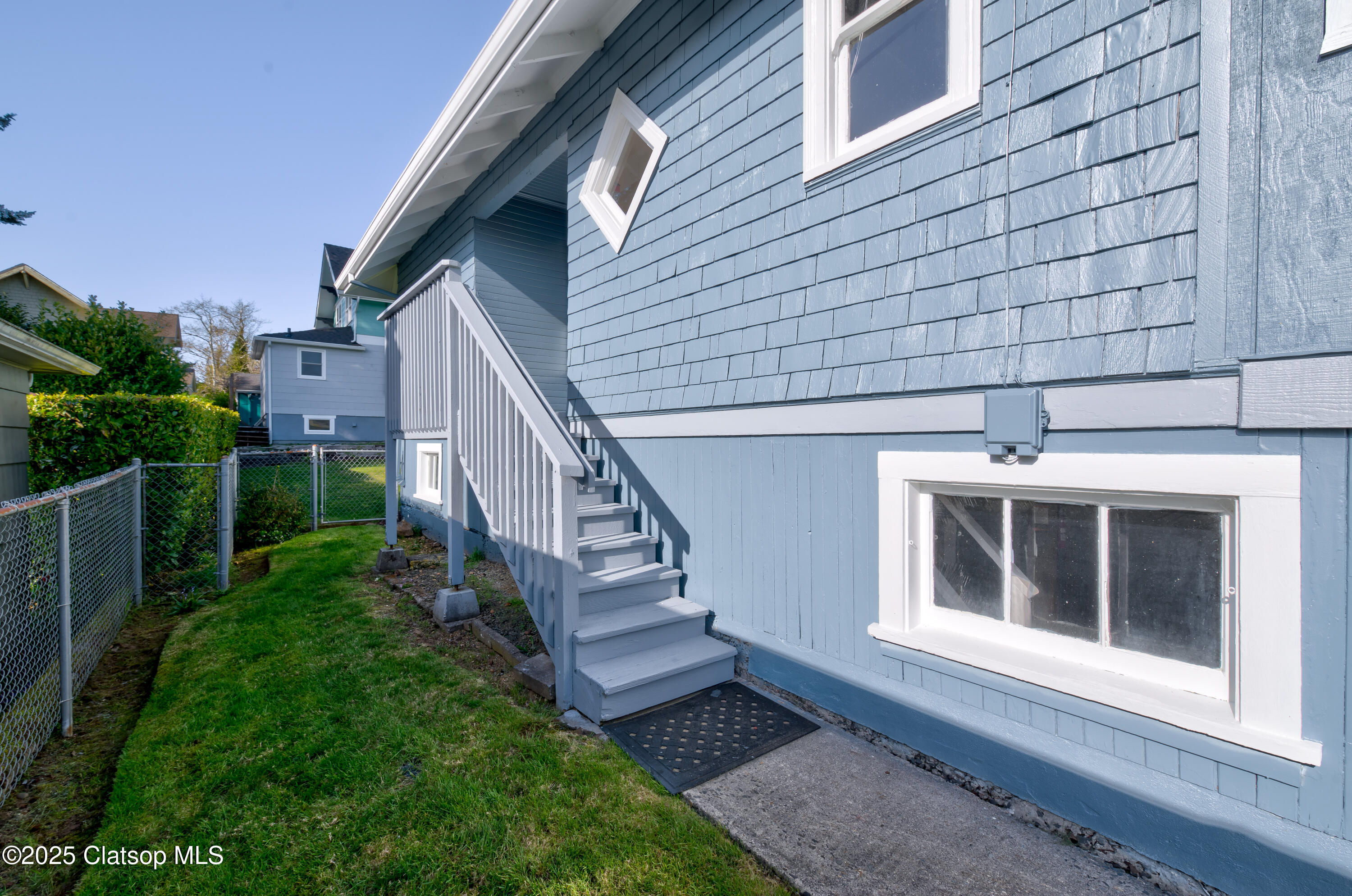 884 Niagara Avenue Property Photo 42