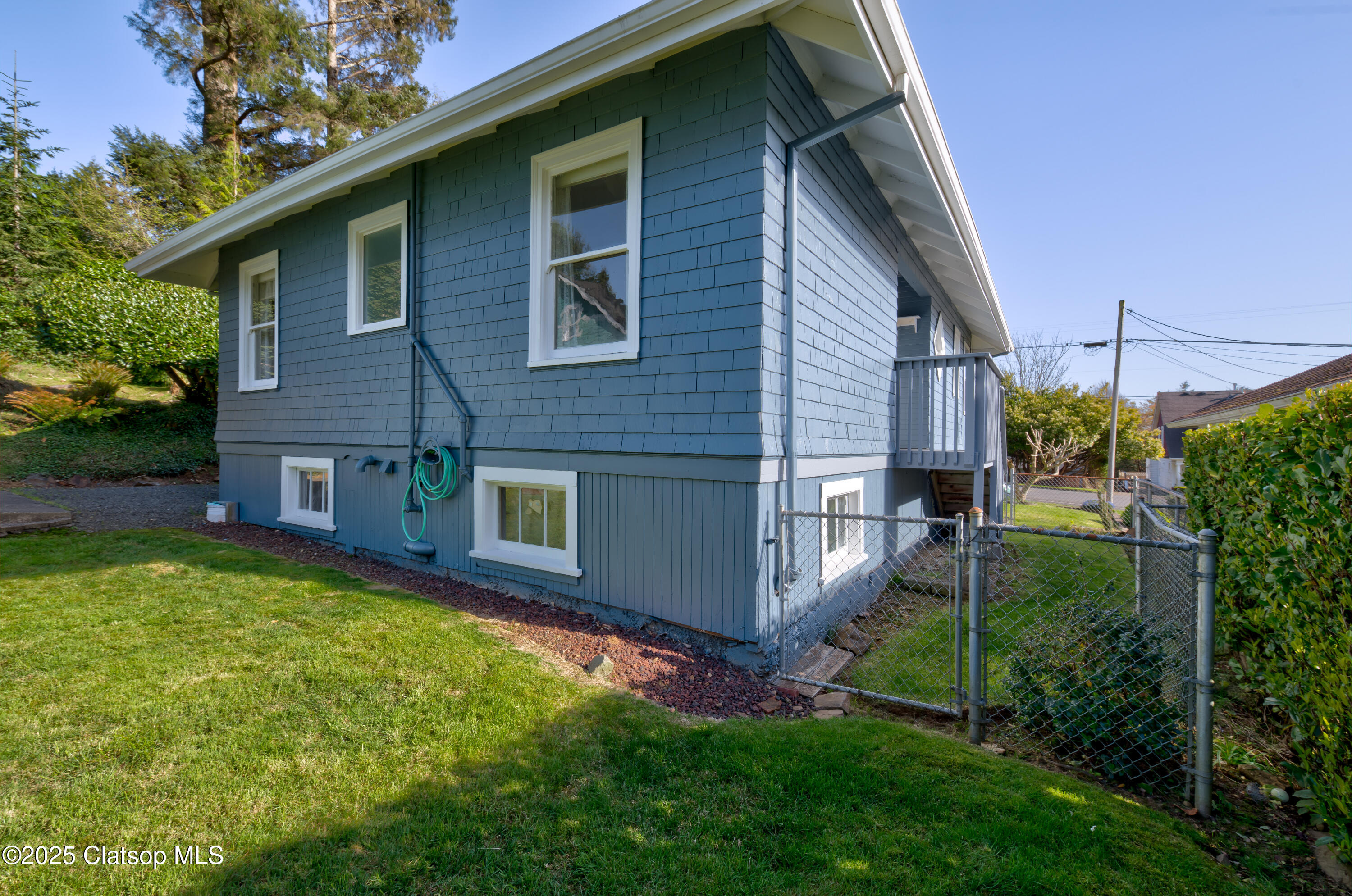 884 Niagara Avenue Property Photo 43