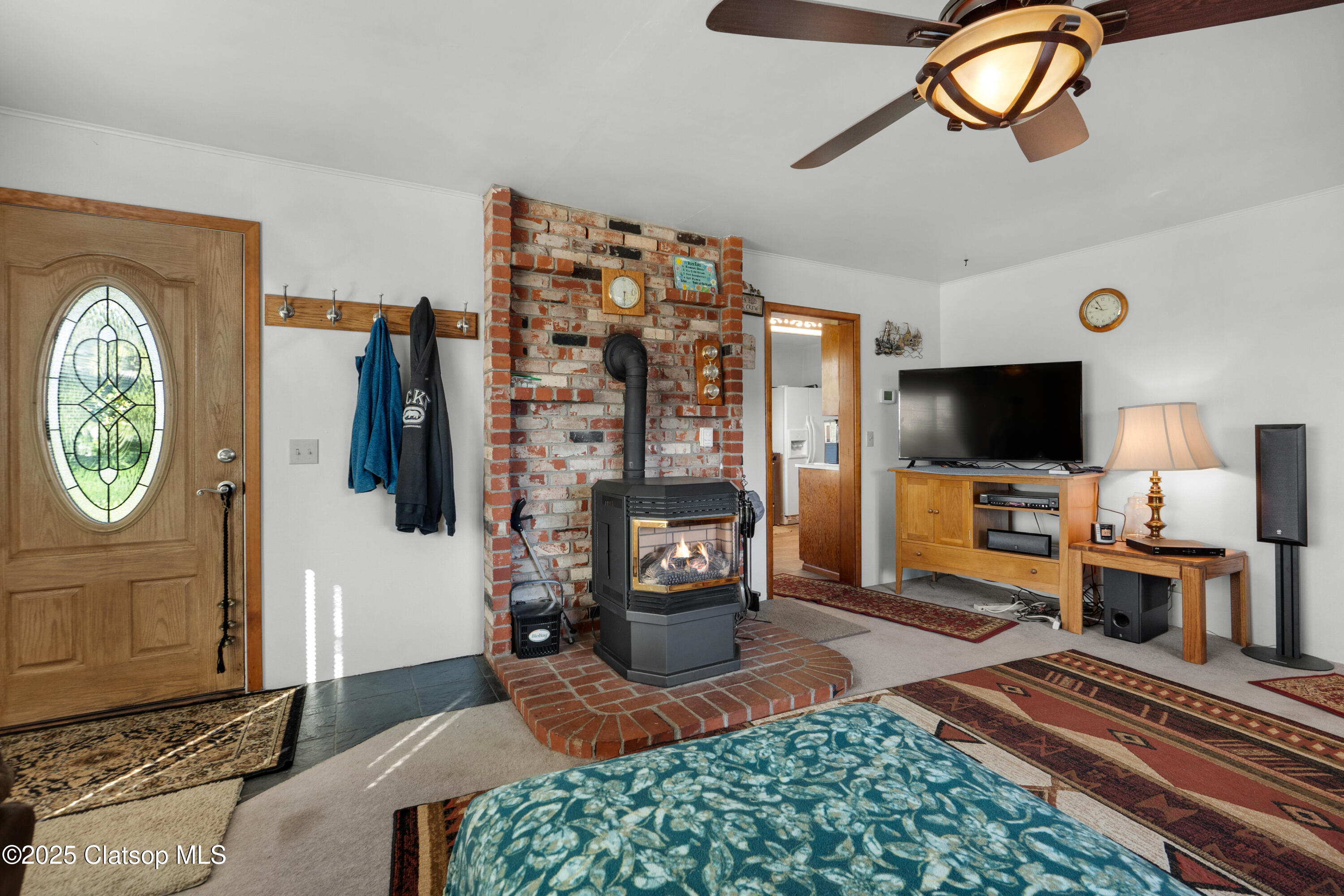 878 Nw Warrenton Drive Property Photo 8