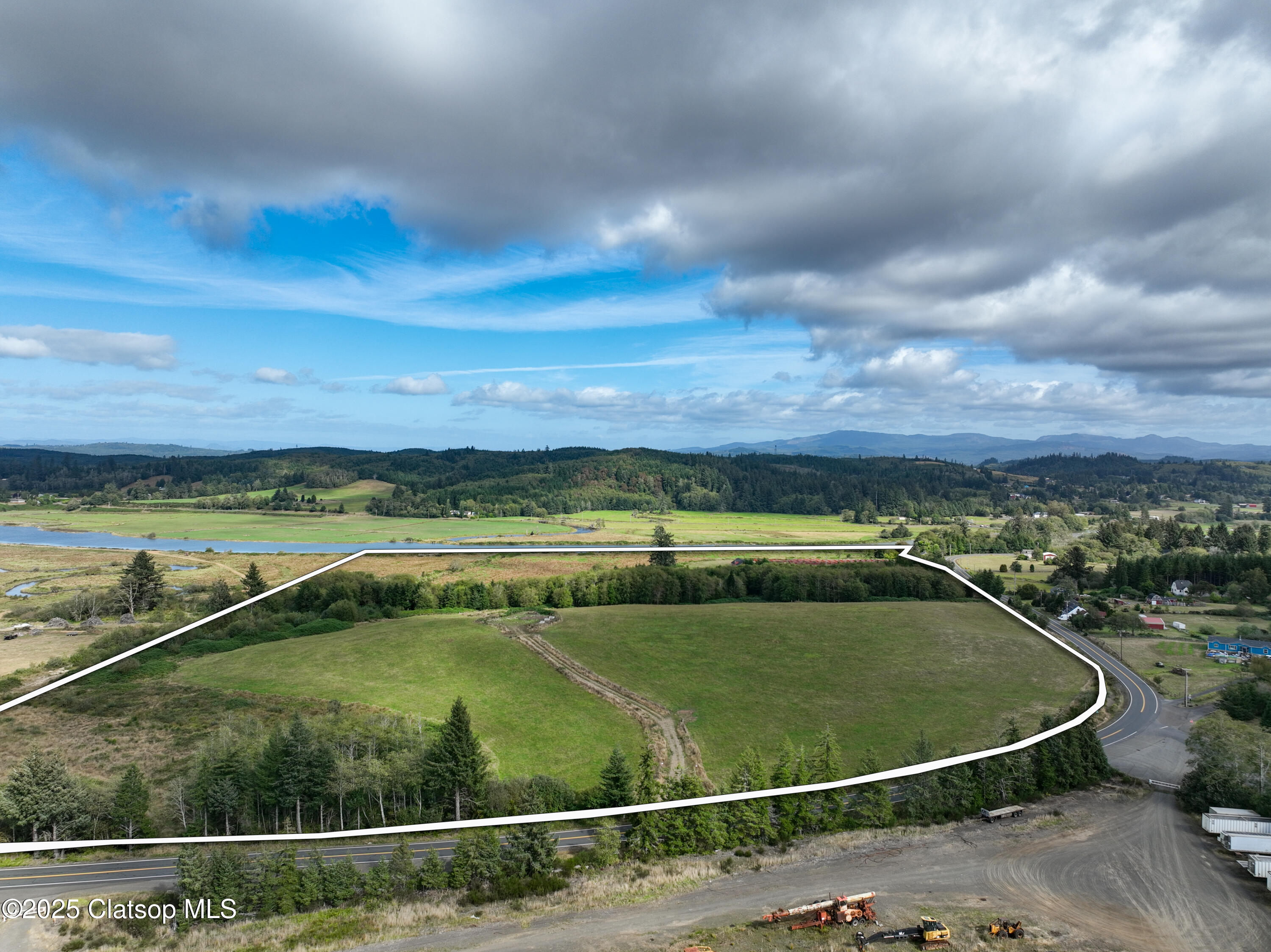 90713 Fort Clatsop Road Property Photo 5