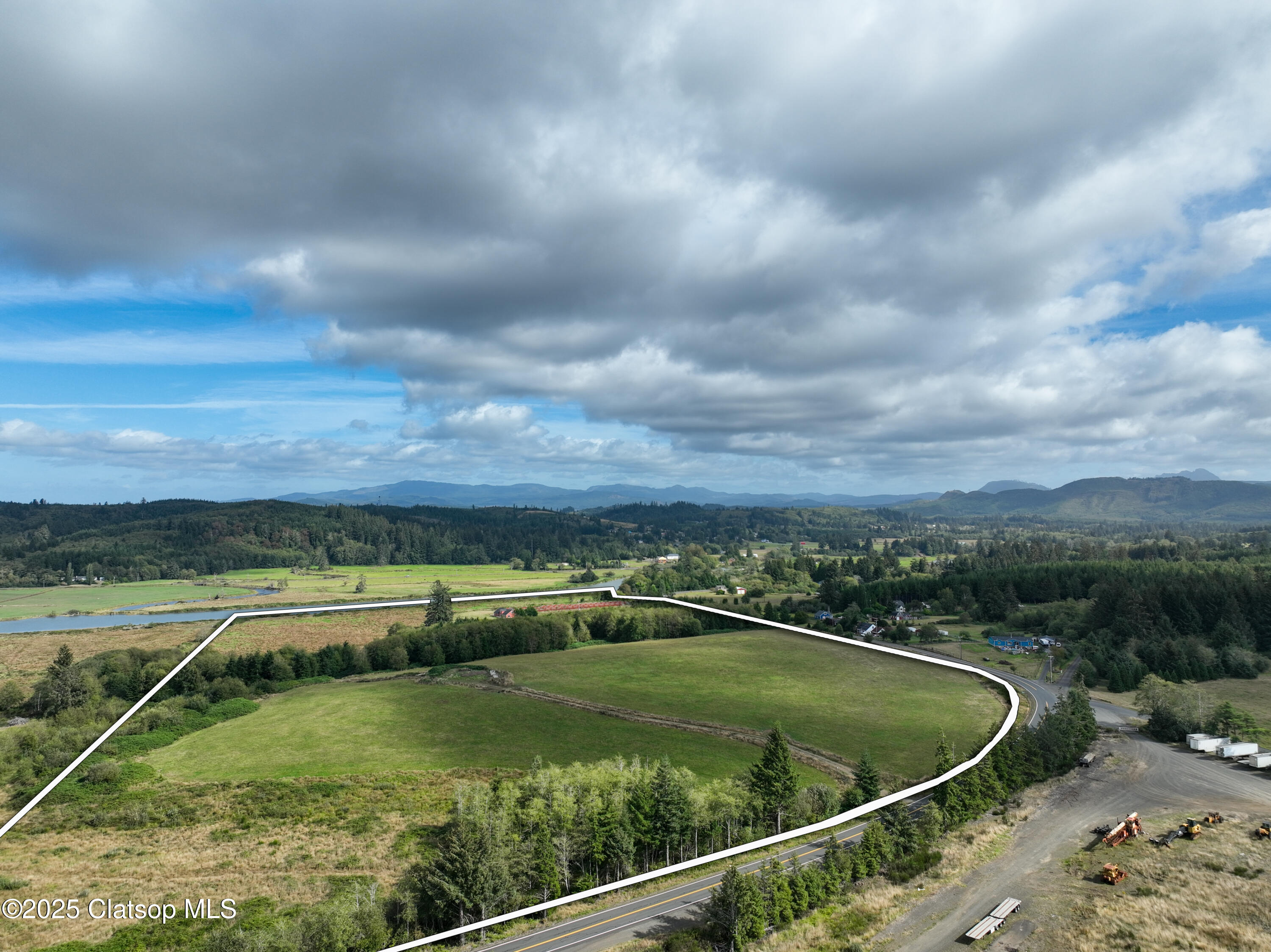90713 Fort Clatsop Road Property Photo 6