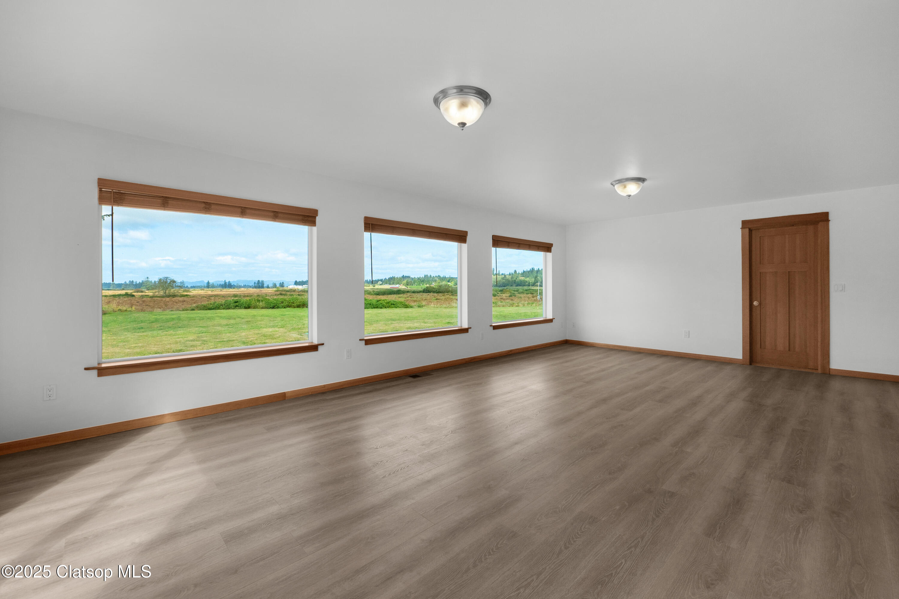 90713 Fort Clatsop Road Property Photo 8