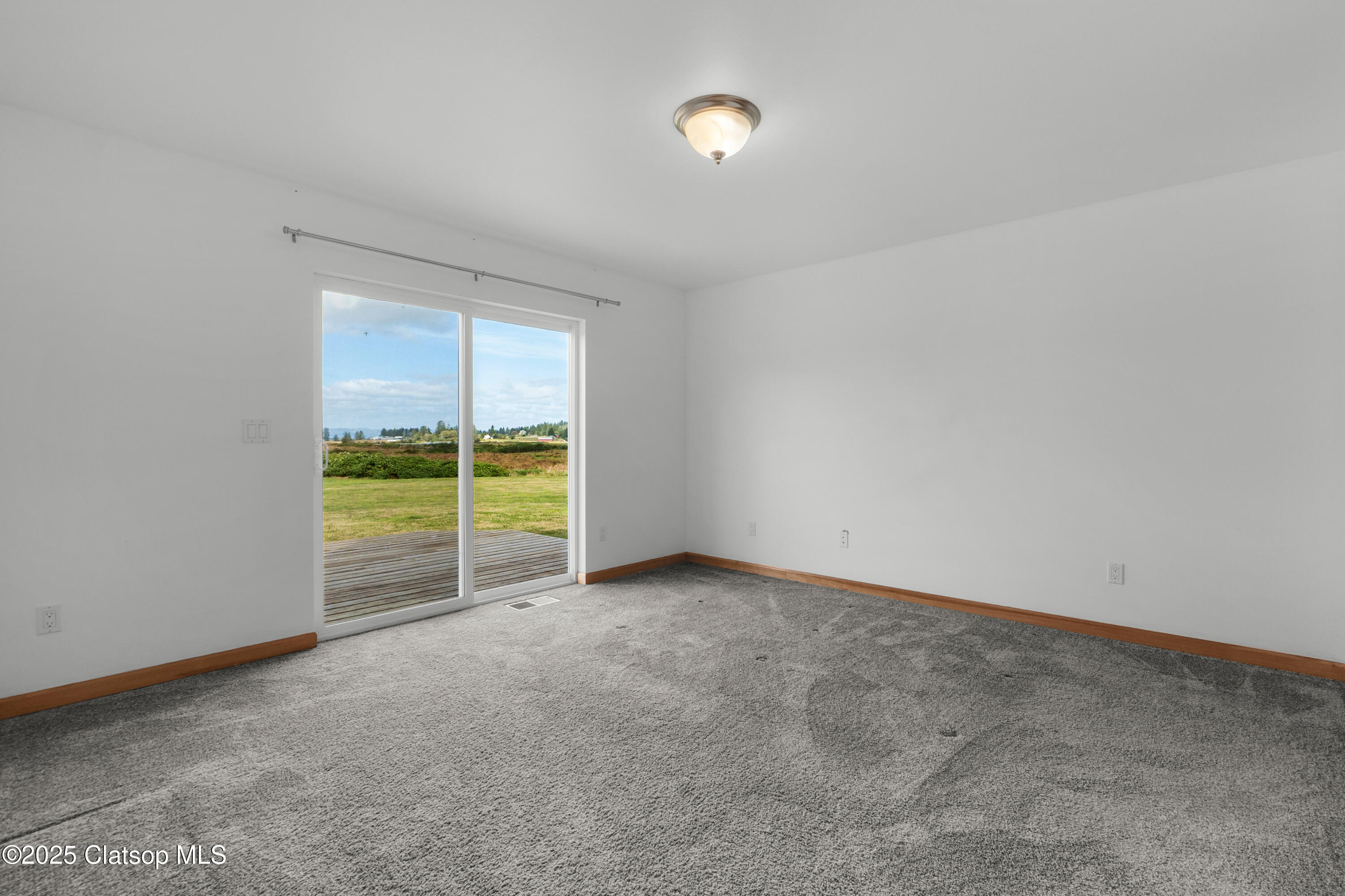 90713 Fort Clatsop Road Property Photo 10