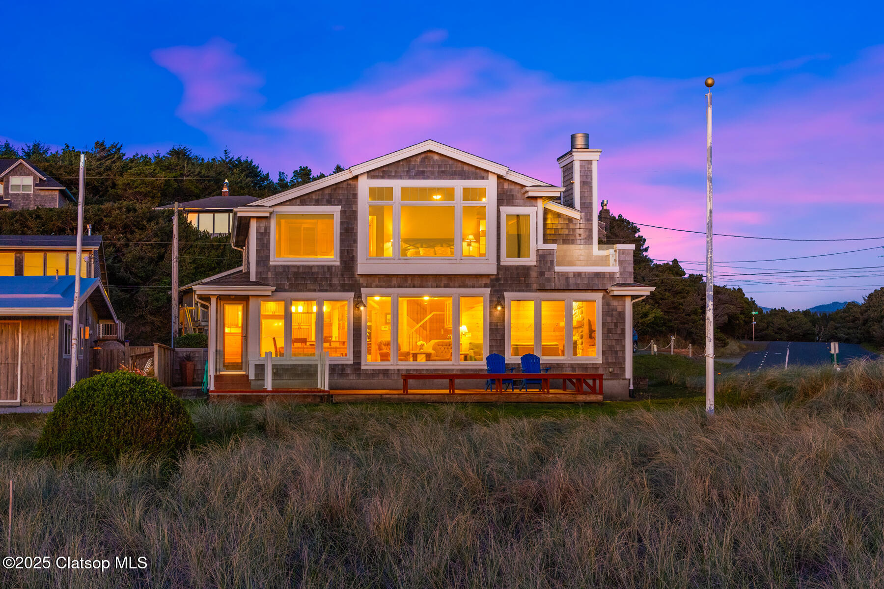 887 Beach Street Property Photo 2