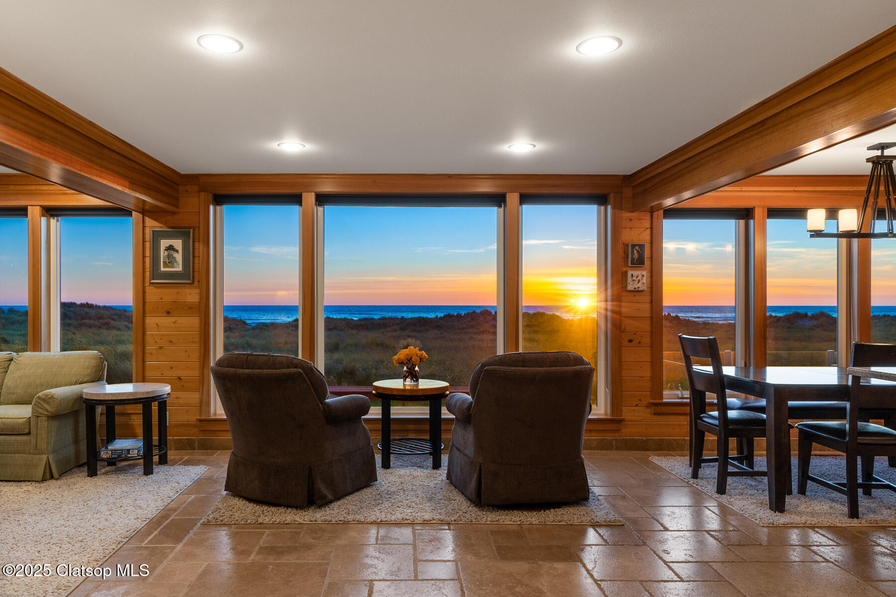 887 Beach Street Property Photo 6