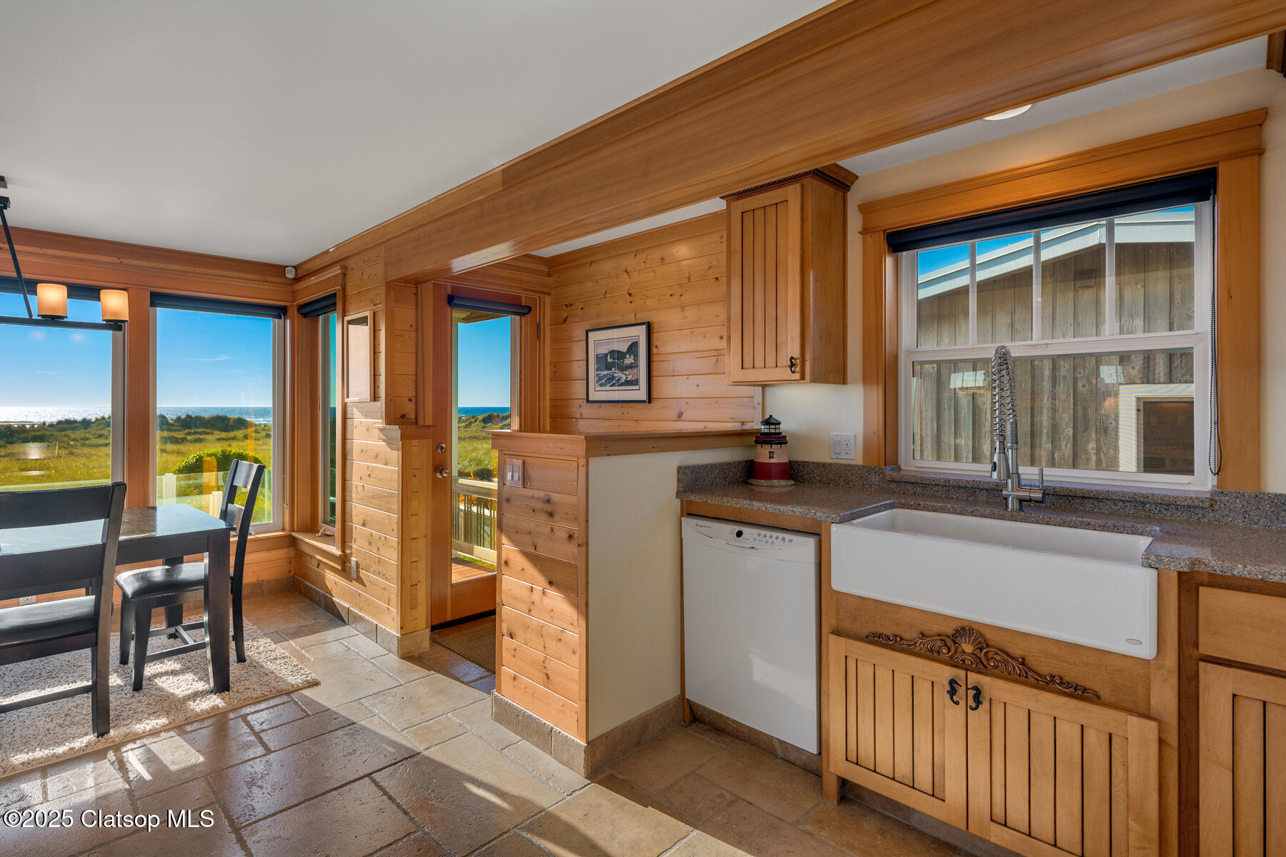 887 Beach Street Property Photo 16