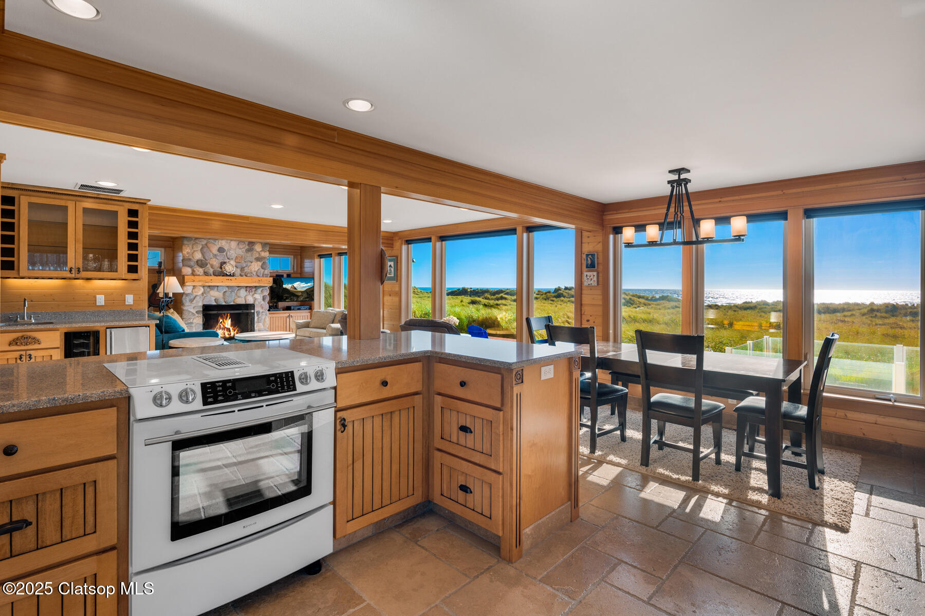 887 Beach Street Property Photo 19