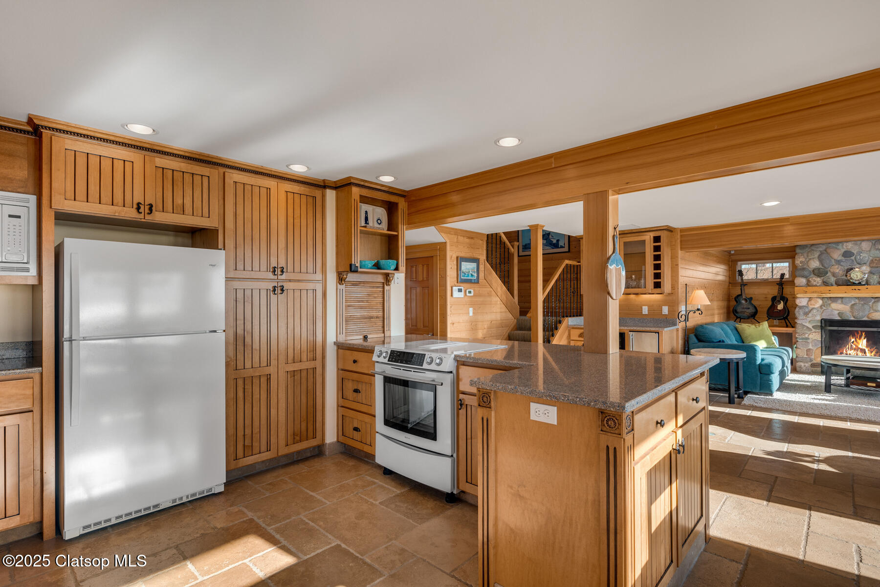 887 Beach Street Property Photo 21