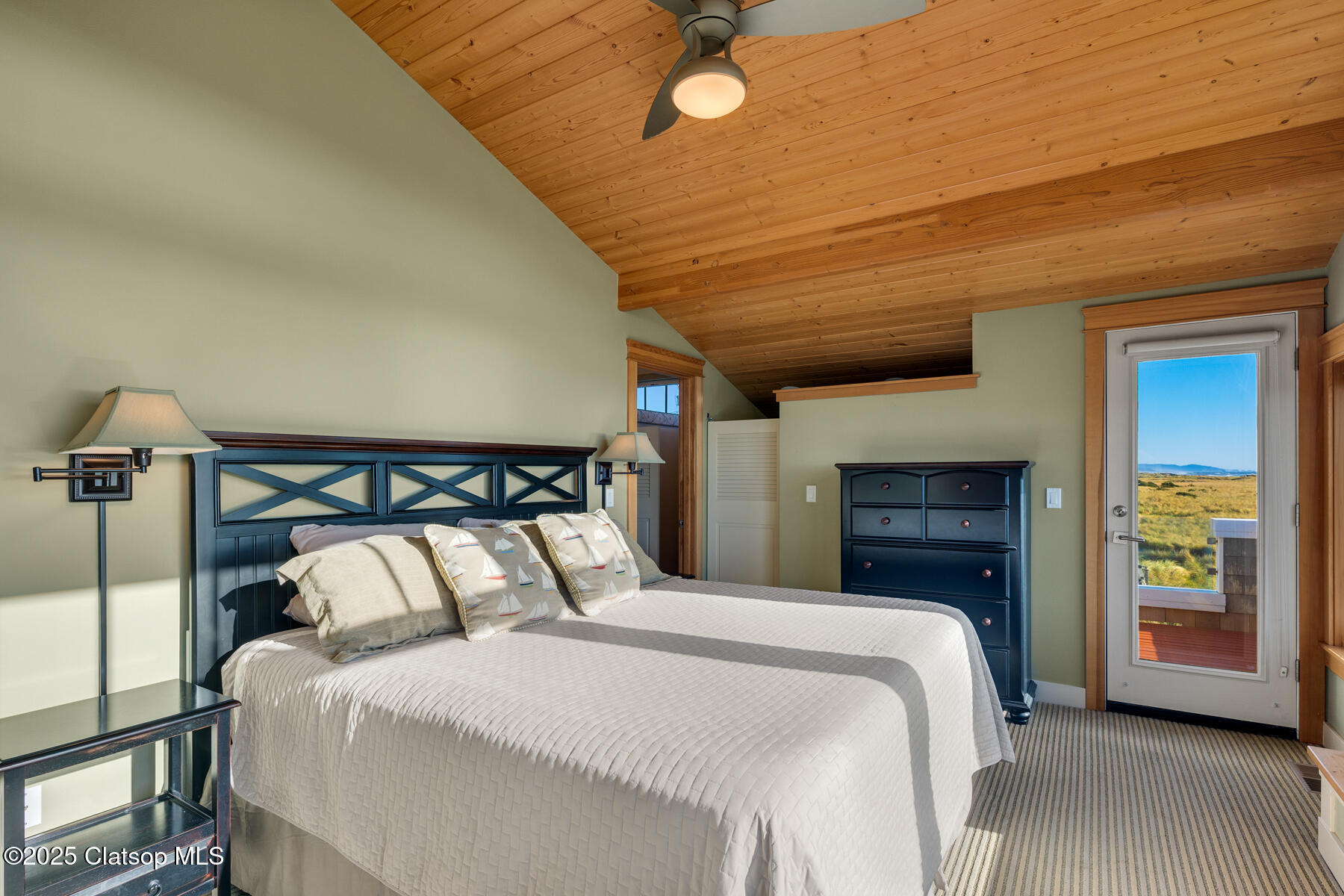 887 Beach Street Property Photo 29