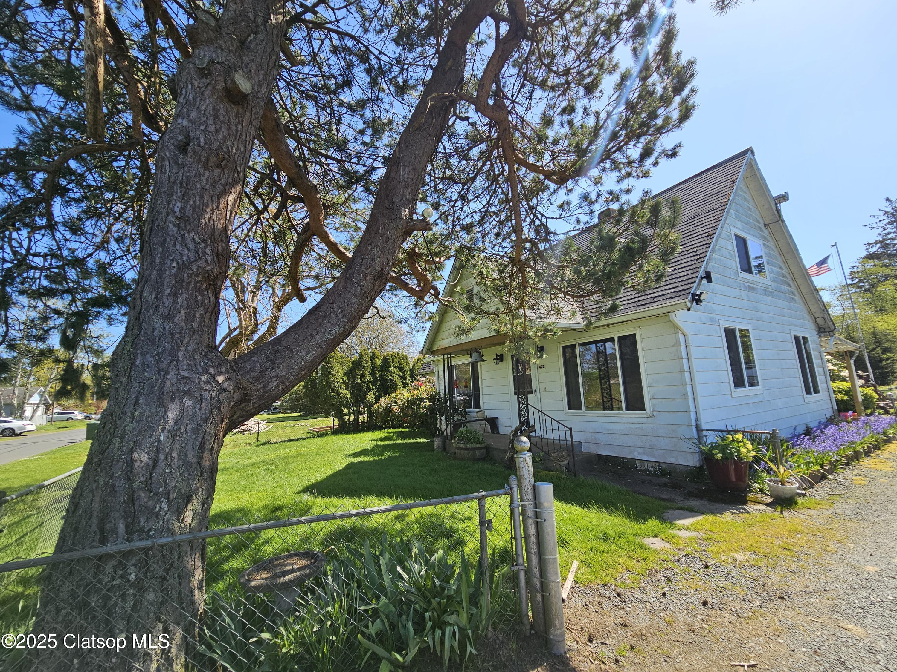 472 7th Avenue Property Photo 2