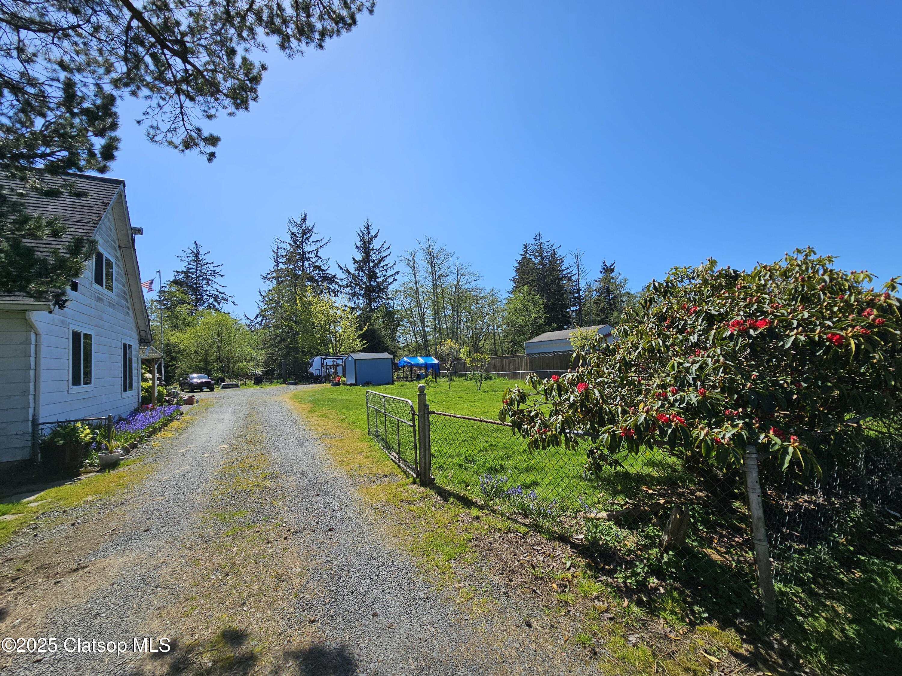 472 7th Avenue Property Photo 4