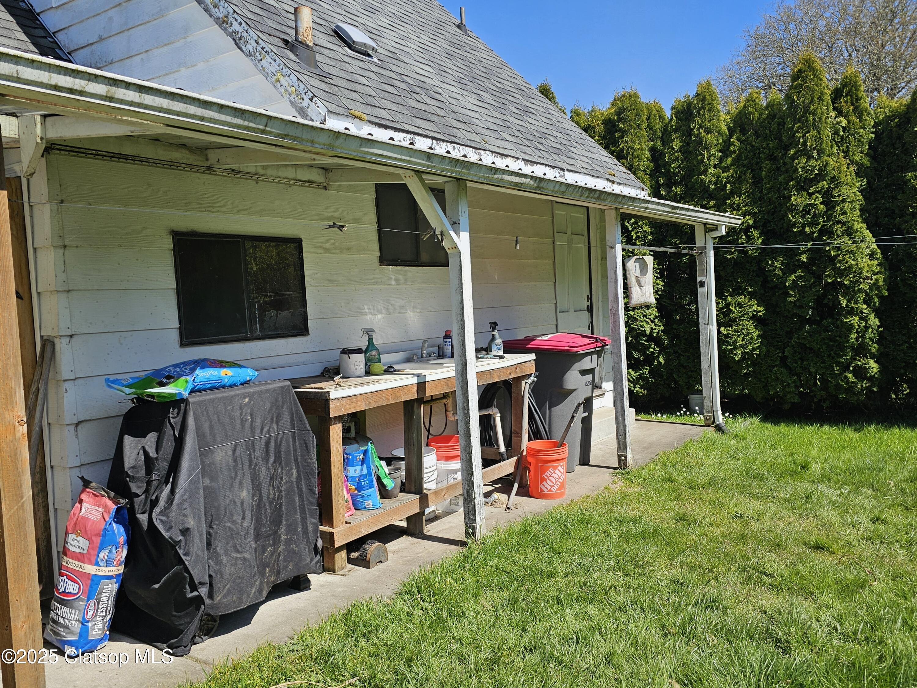 472 7th Avenue Property Photo 7