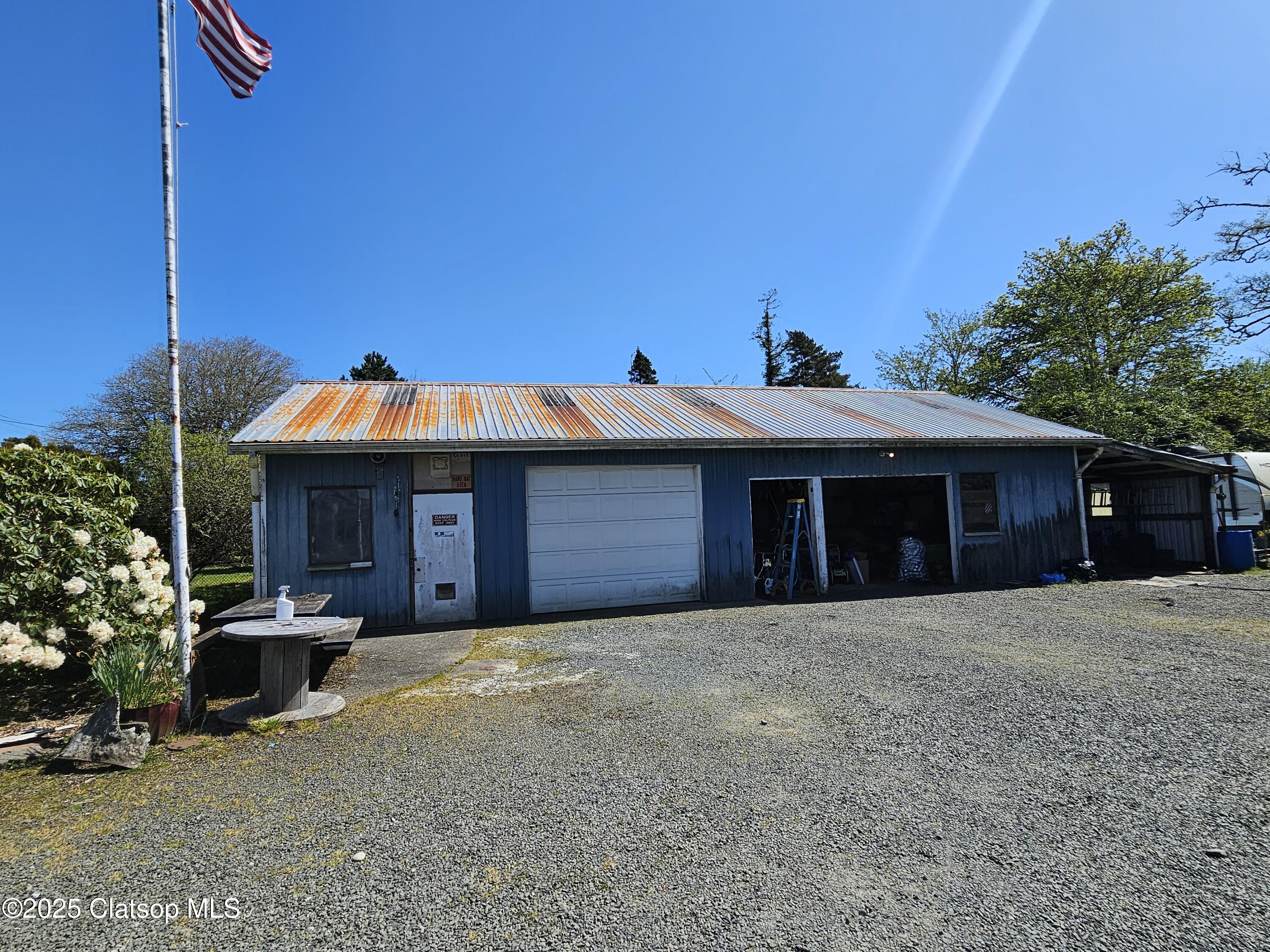 472 7th Avenue Property Photo 9