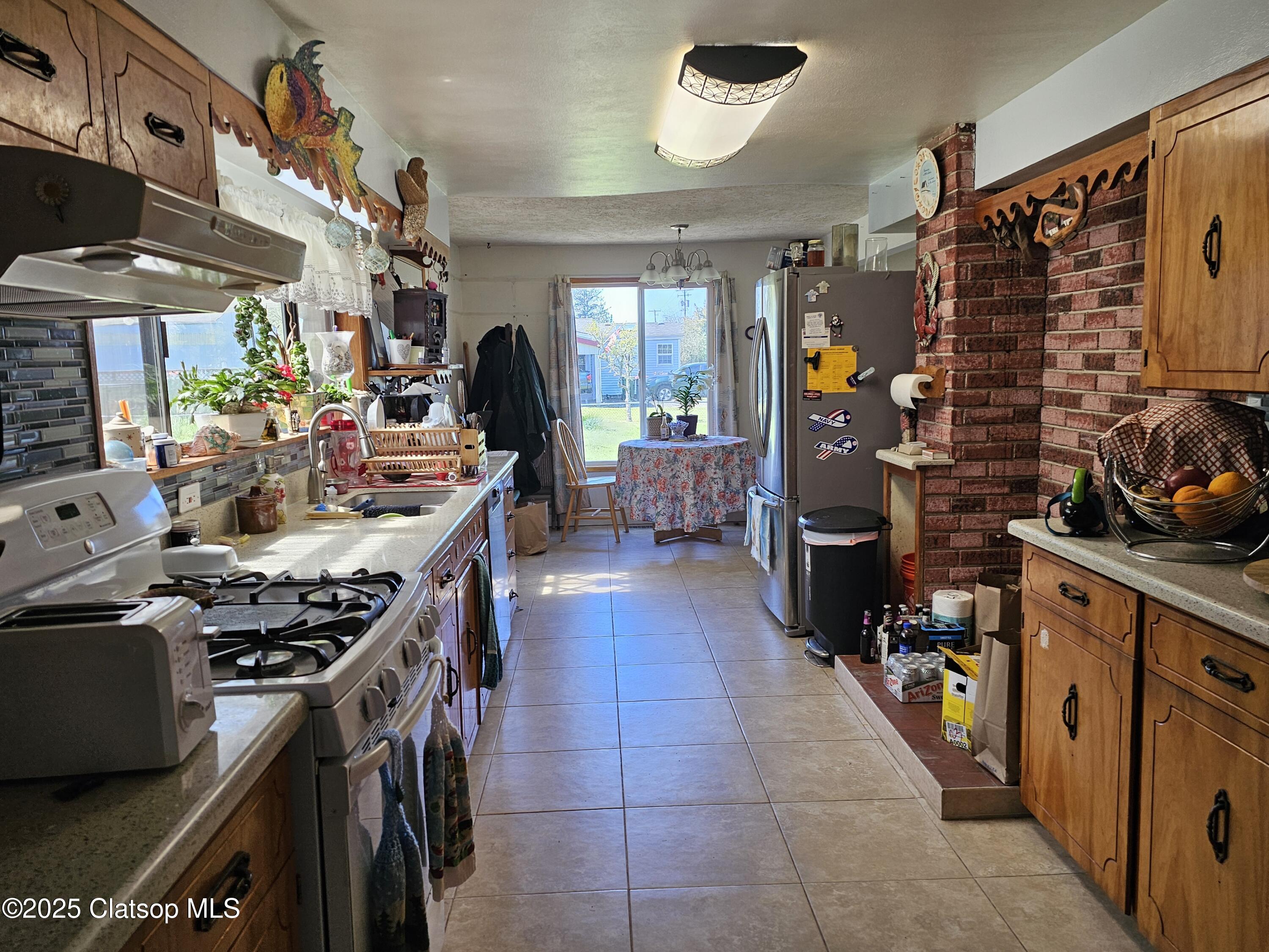 472 7th Avenue Property Photo 18