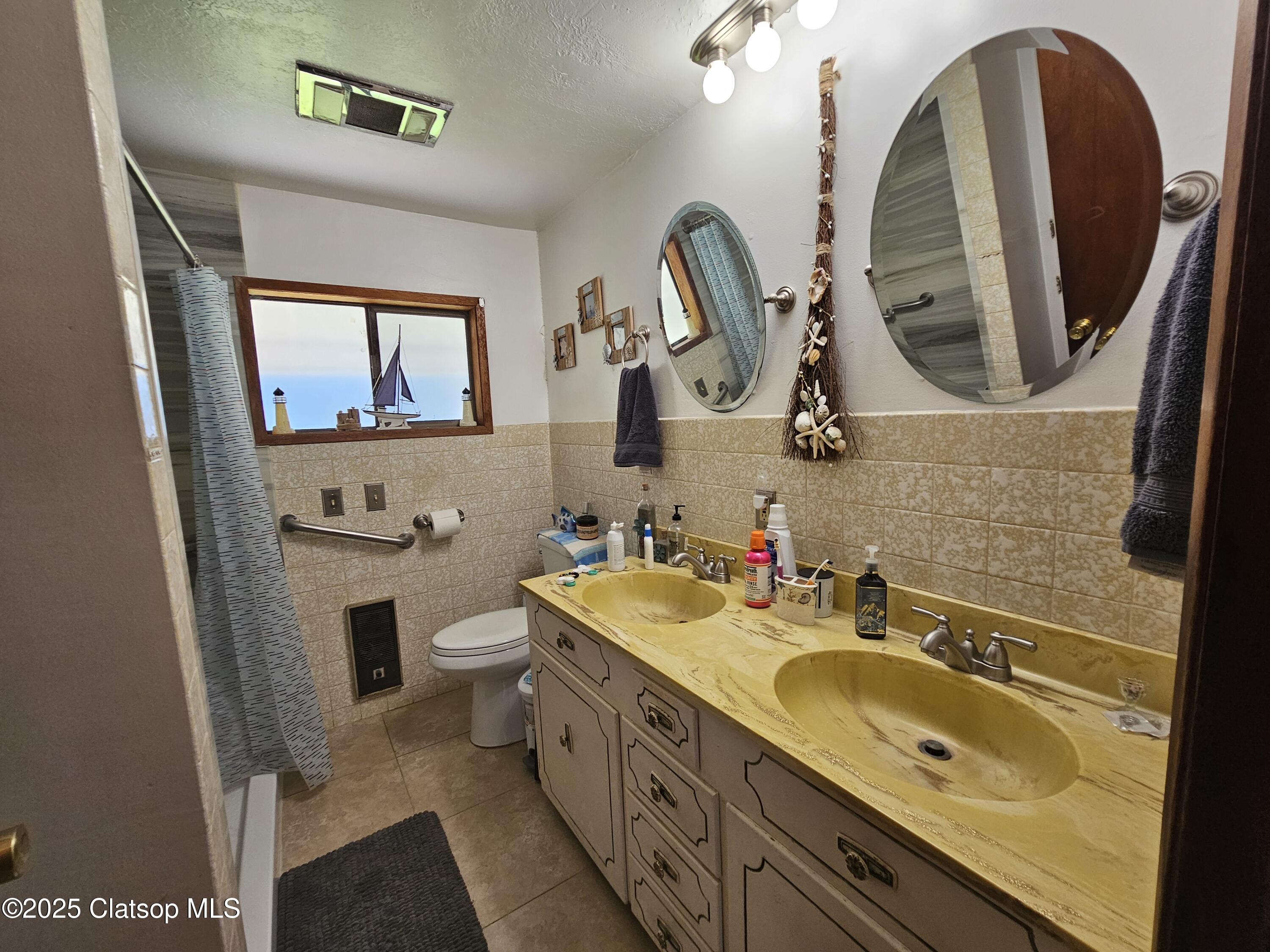 472 7th Avenue Property Photo 24