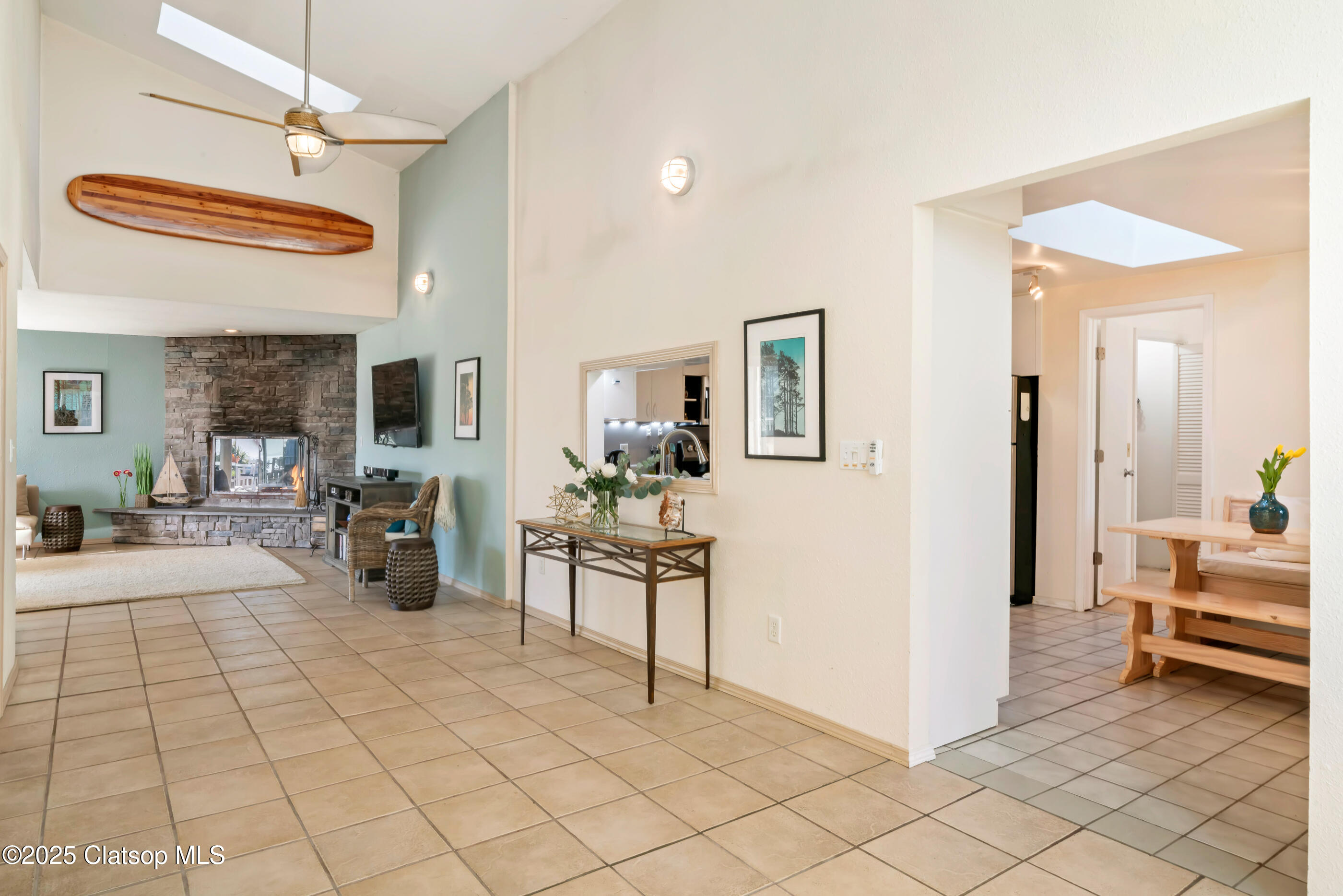 116 W Watts Way Property Photo 14