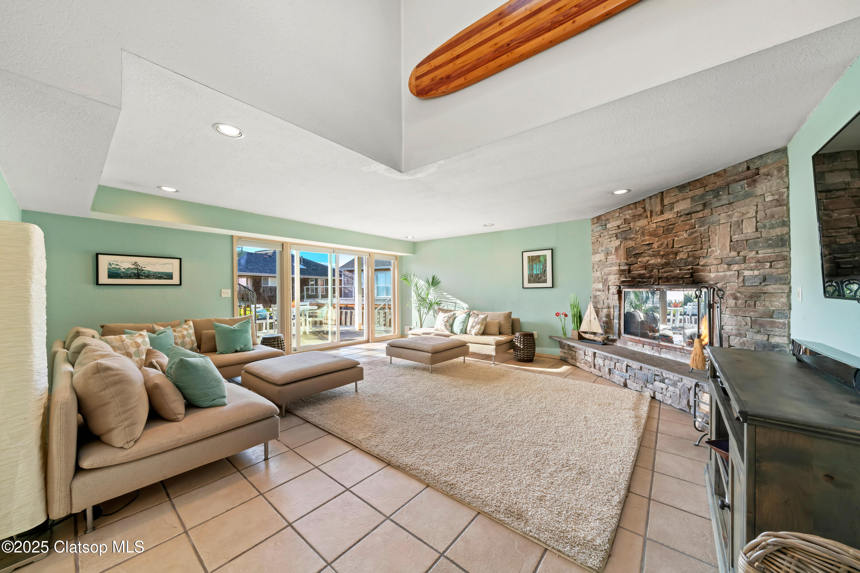 116 W Watts Way Property Photo 20