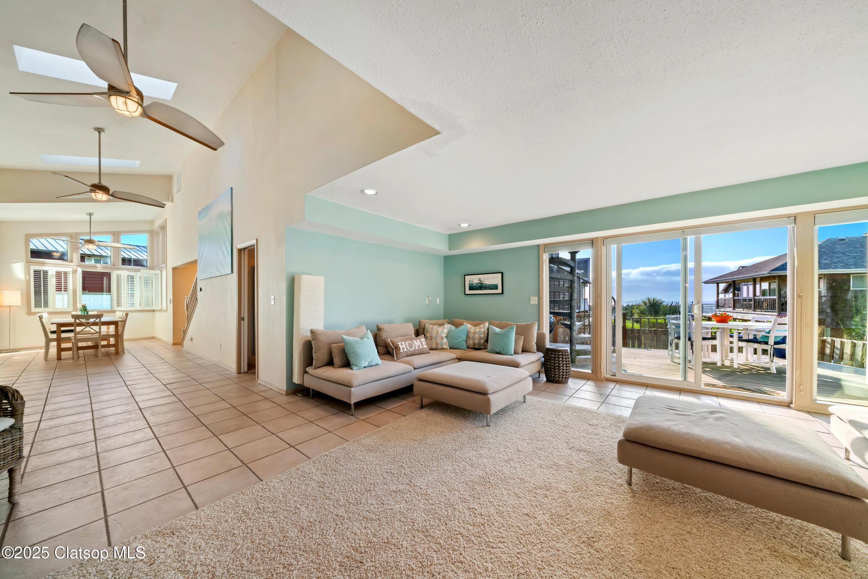 116 W Watts Way Property Photo 21